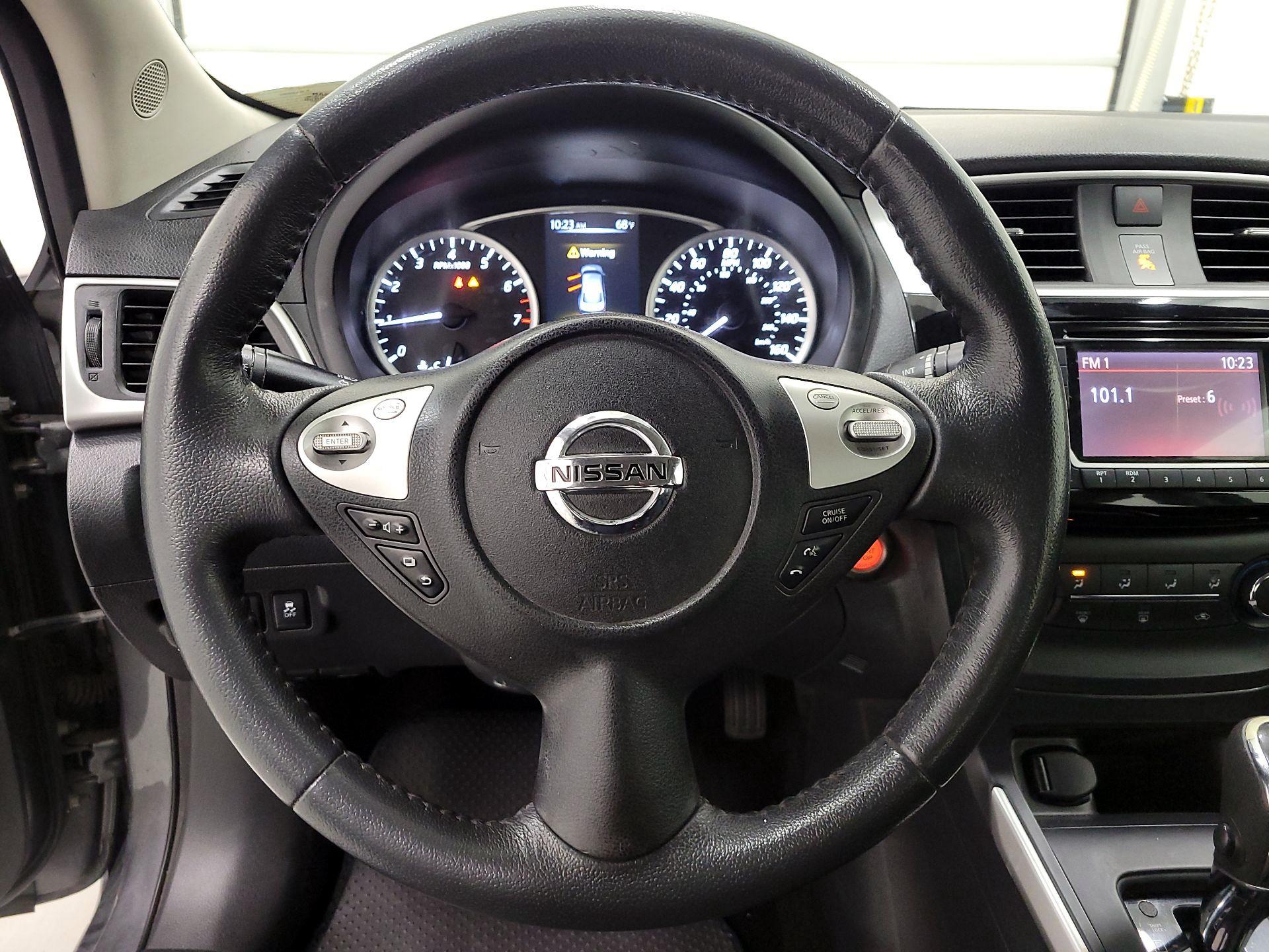 Thumbnail: 2017 Nissan Sentra - 10
