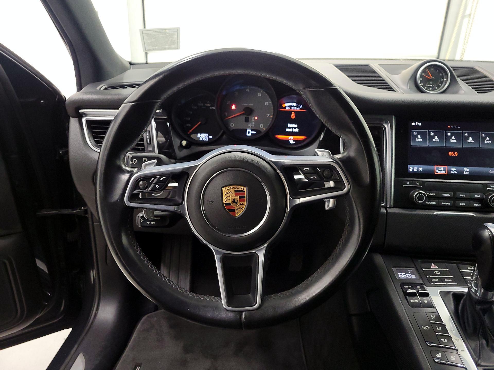 Thumbnail: 2018 Porsche Macan - 10