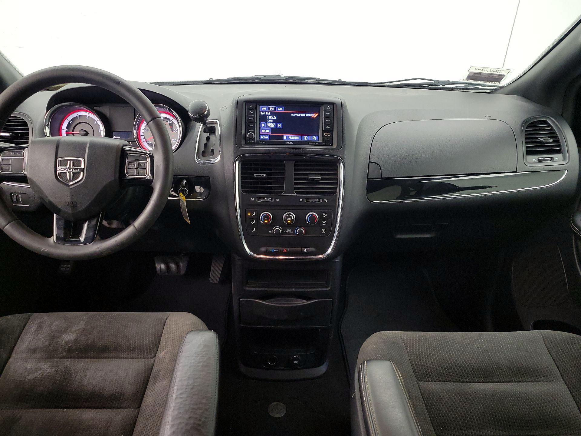 Thumbnail: 2018 Dodge Grand Caravan - 9