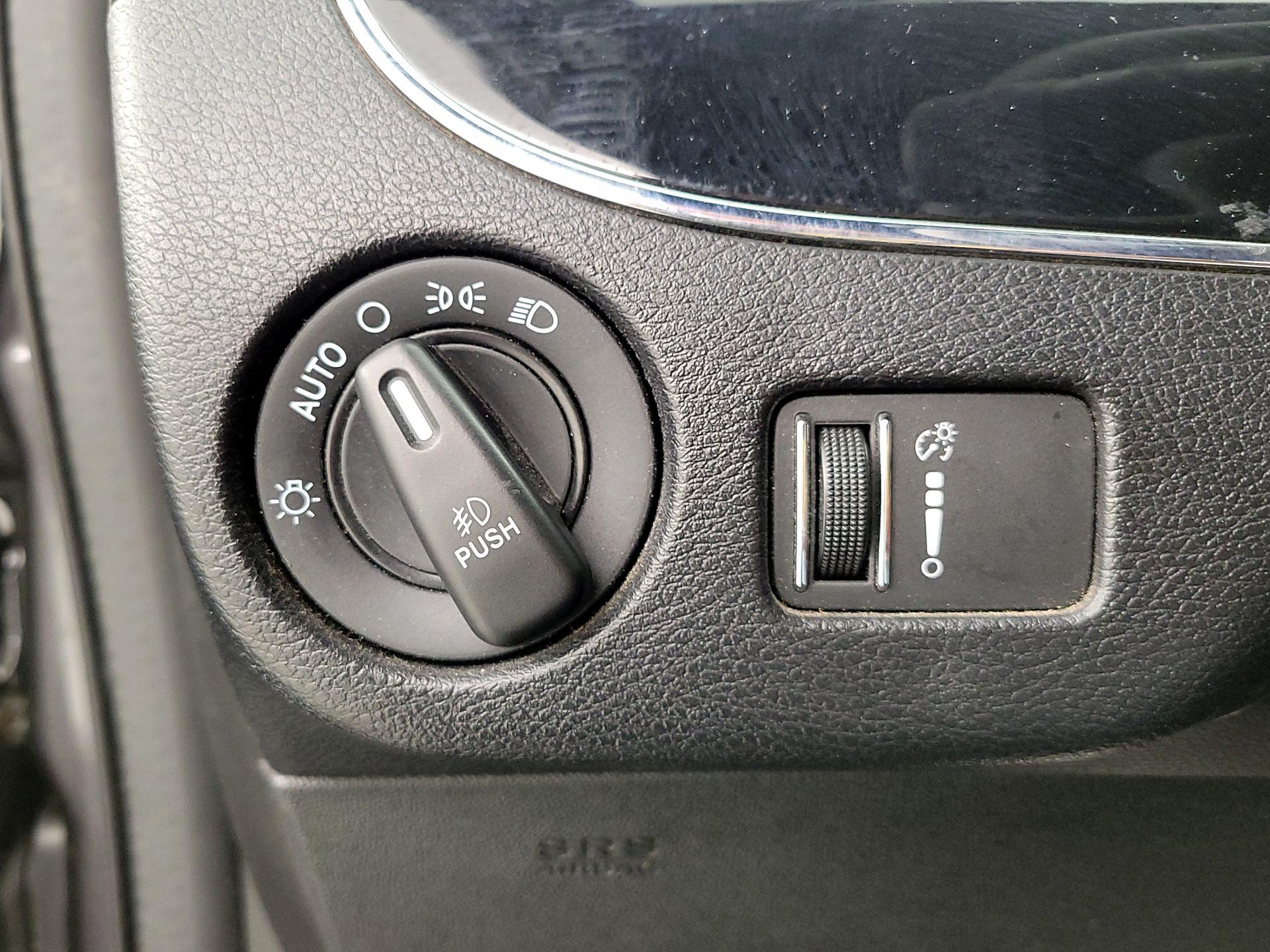 Thumbnail: 2018 Dodge Grand Caravan - 13