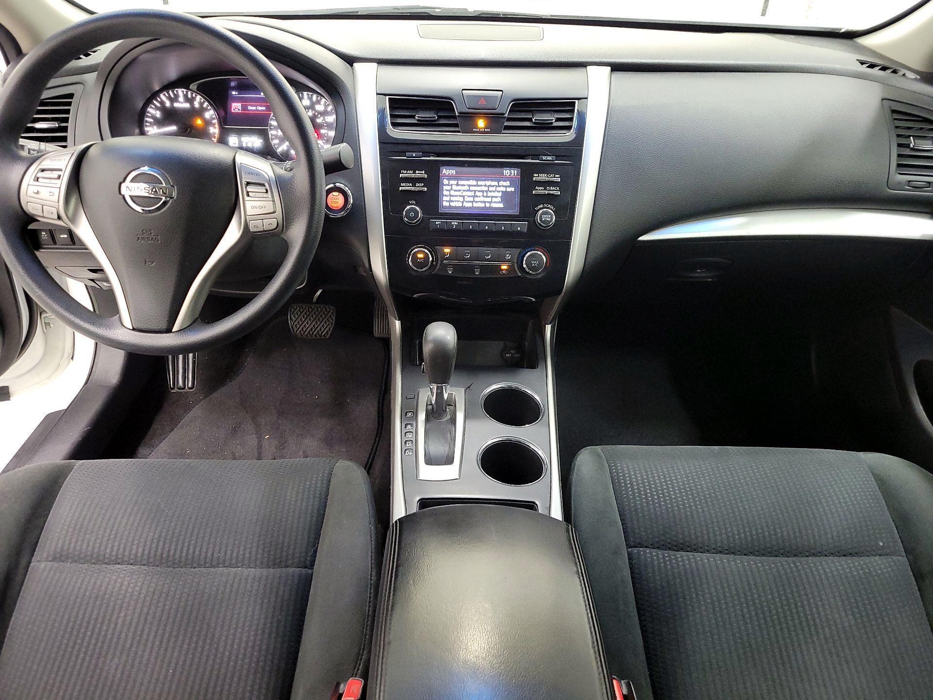 Thumbnail: 2015 Nissan Altima - 9