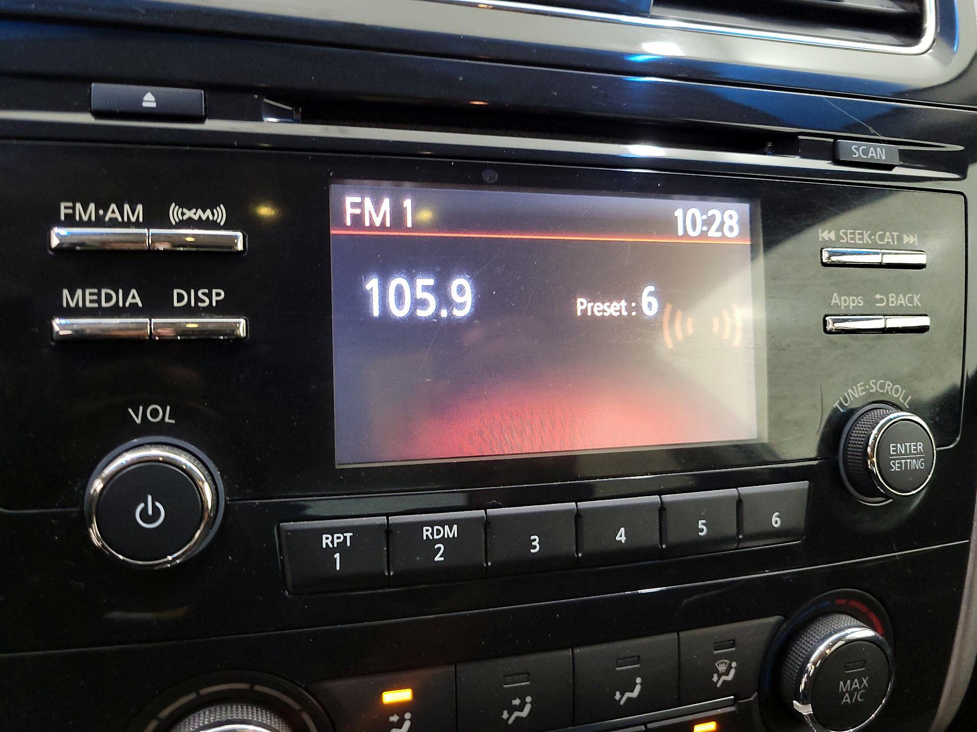 Thumbnail: 2015 Nissan Altima - 15