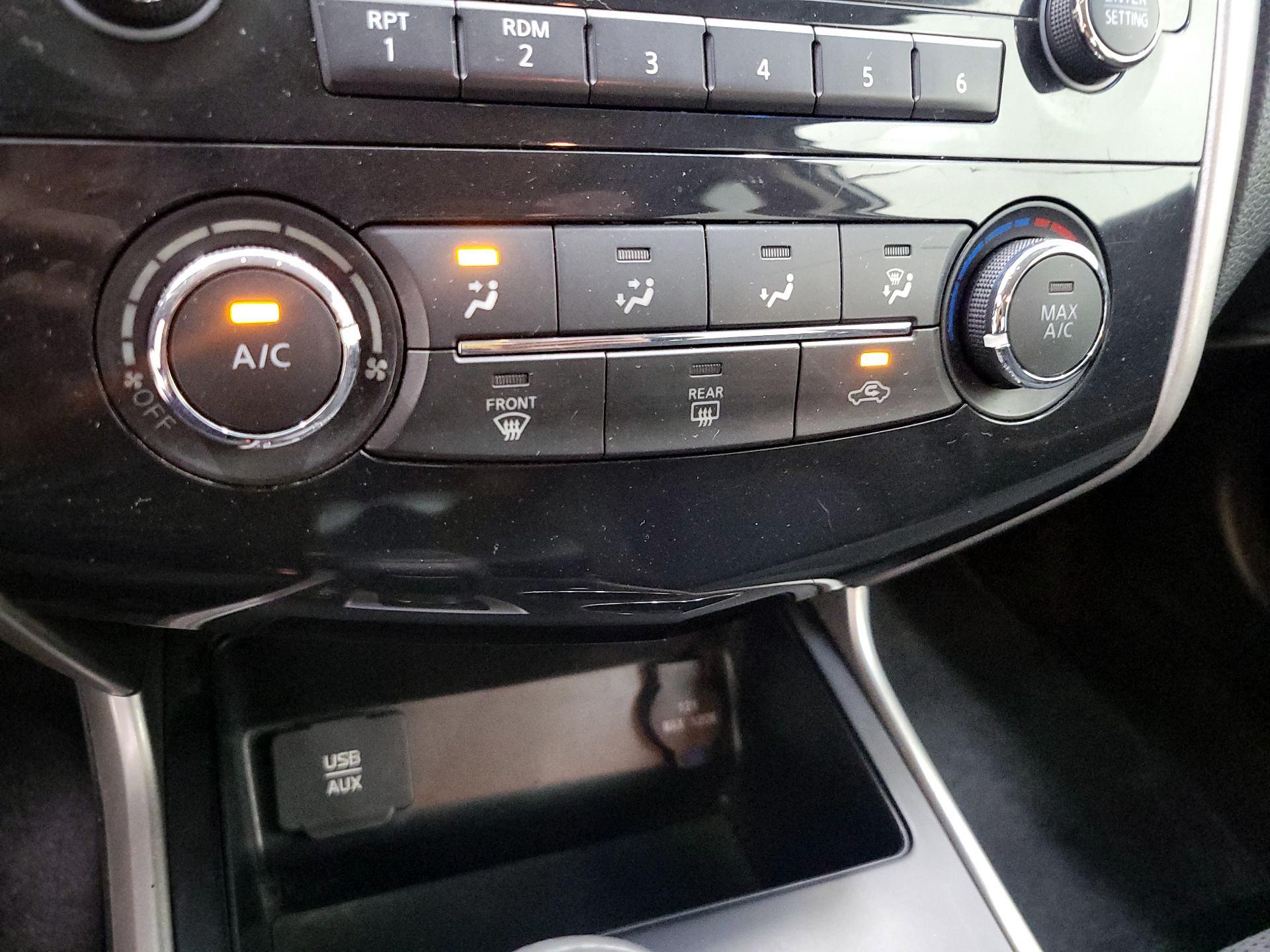 Thumbnail: 2015 Nissan Altima - 16