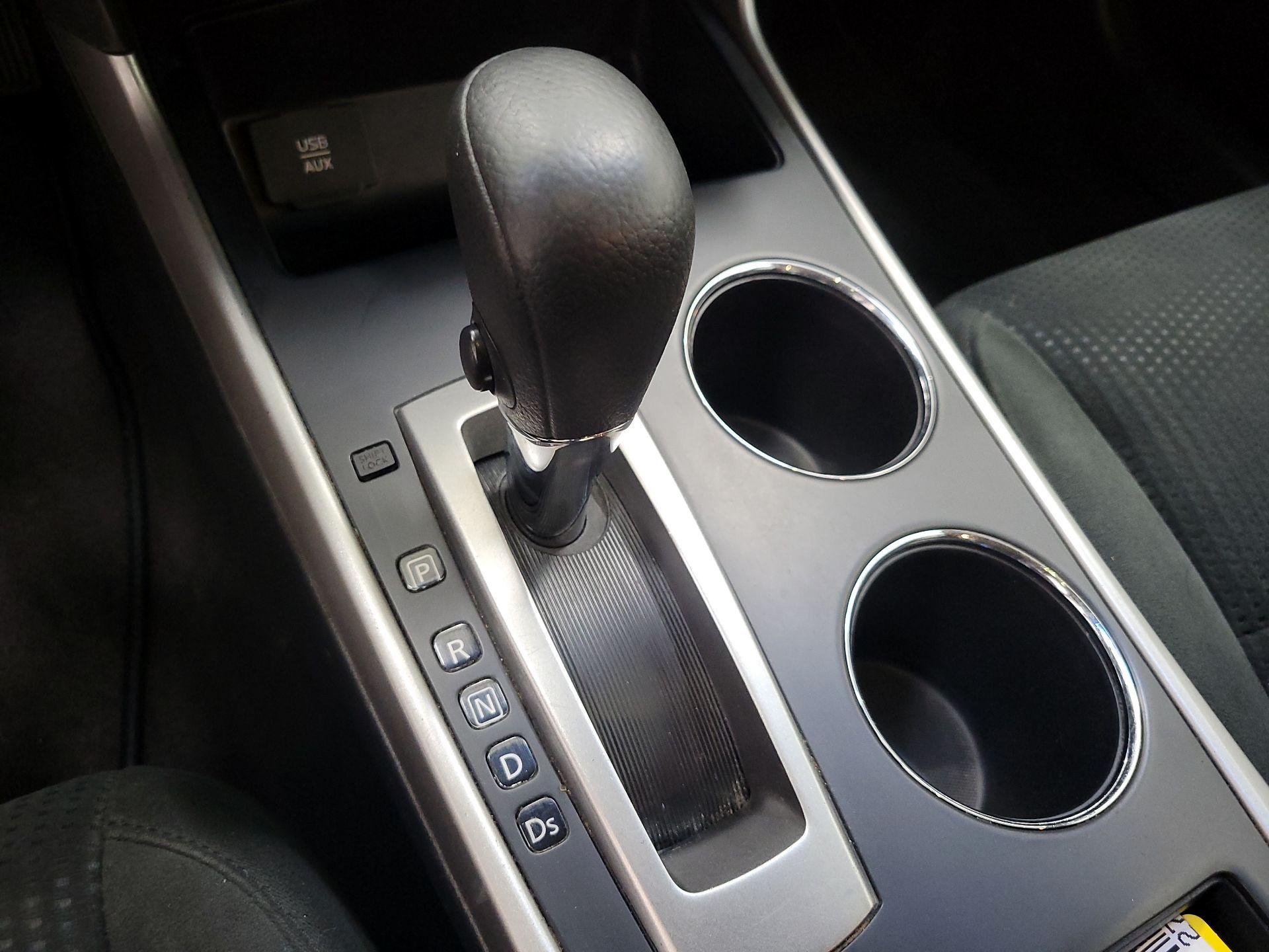 Thumbnail: 2015 Nissan Altima - 17