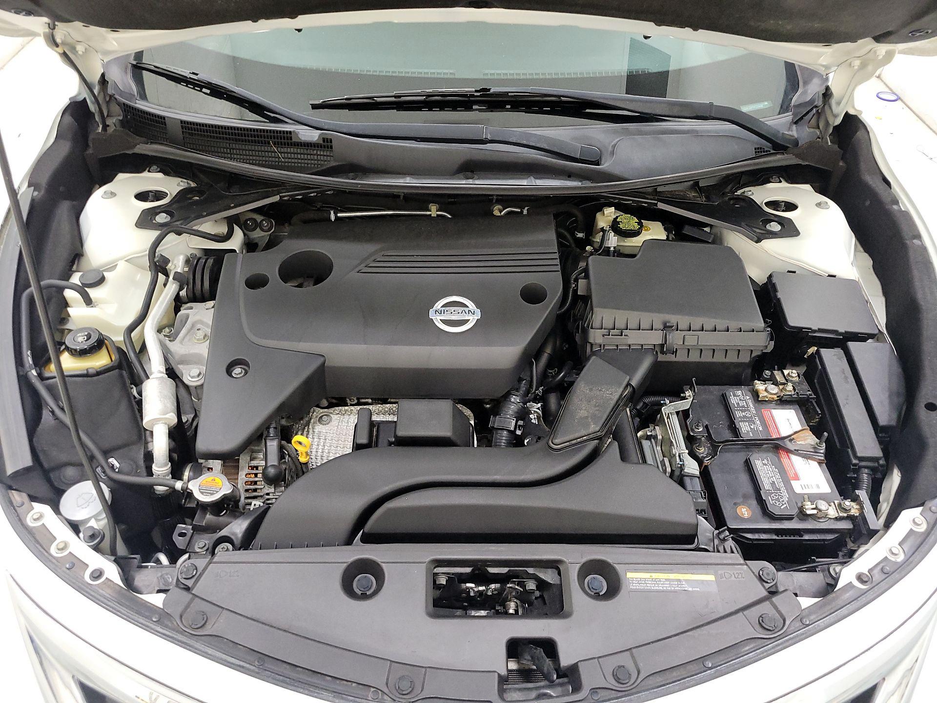 Thumbnail: 2015 Nissan Altima - 20