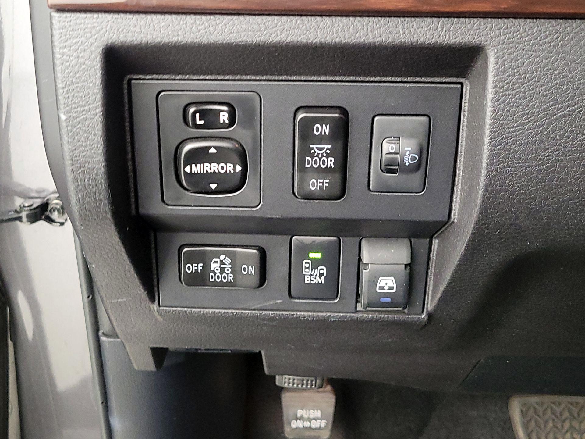 Thumbnail: 2015 Toyota Tundra - 13