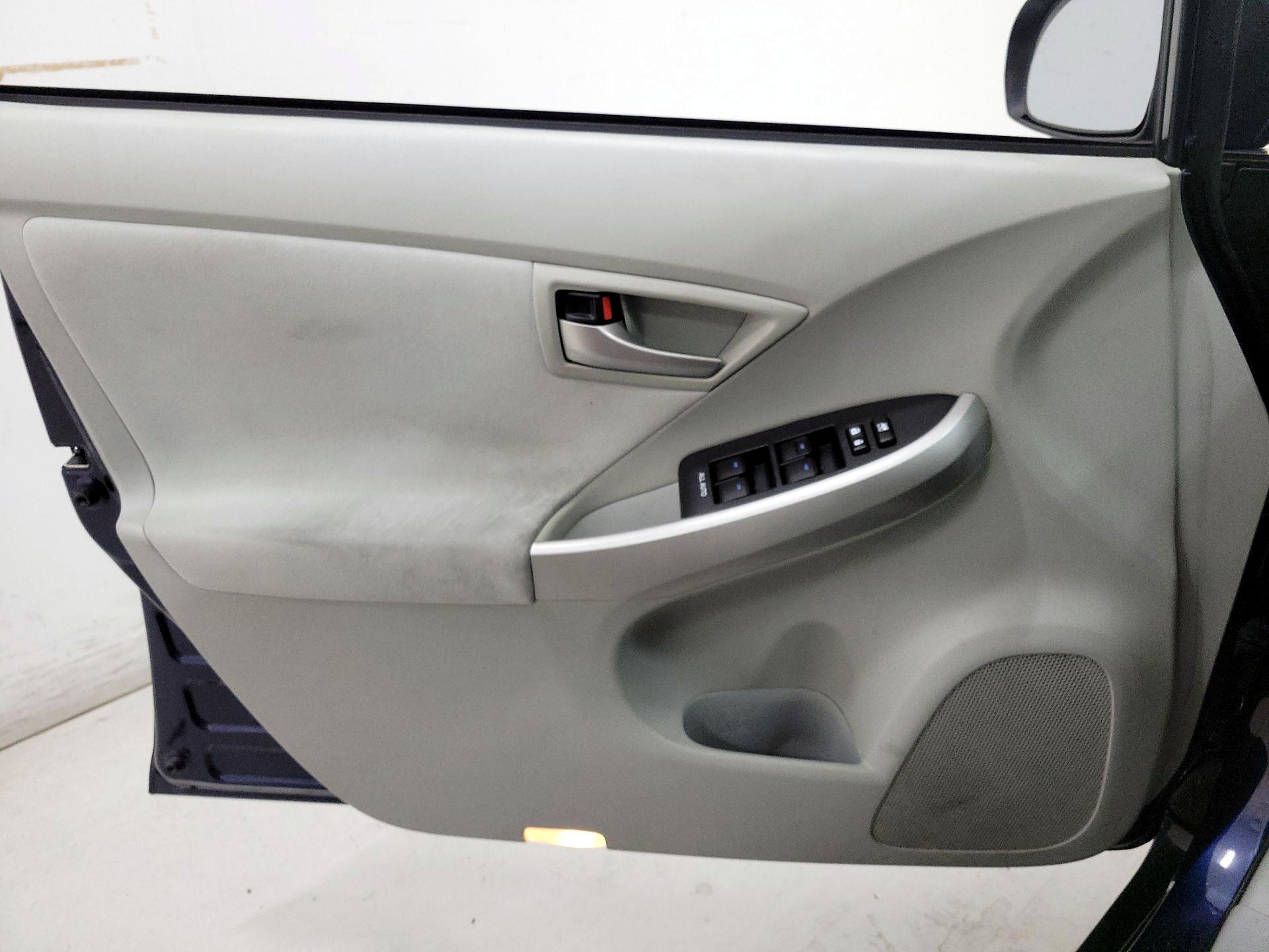 Thumbnail: 2013 Toyota Prius - 12