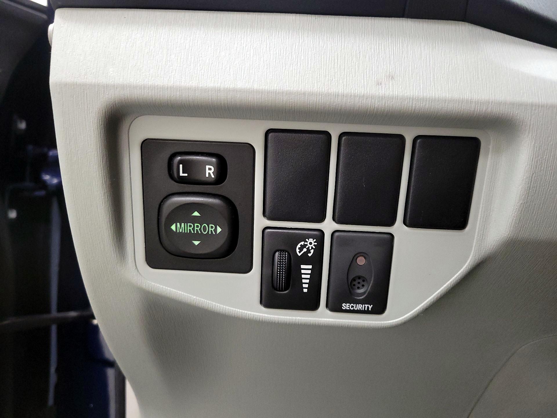 Thumbnail: 2013 Toyota Prius - 13