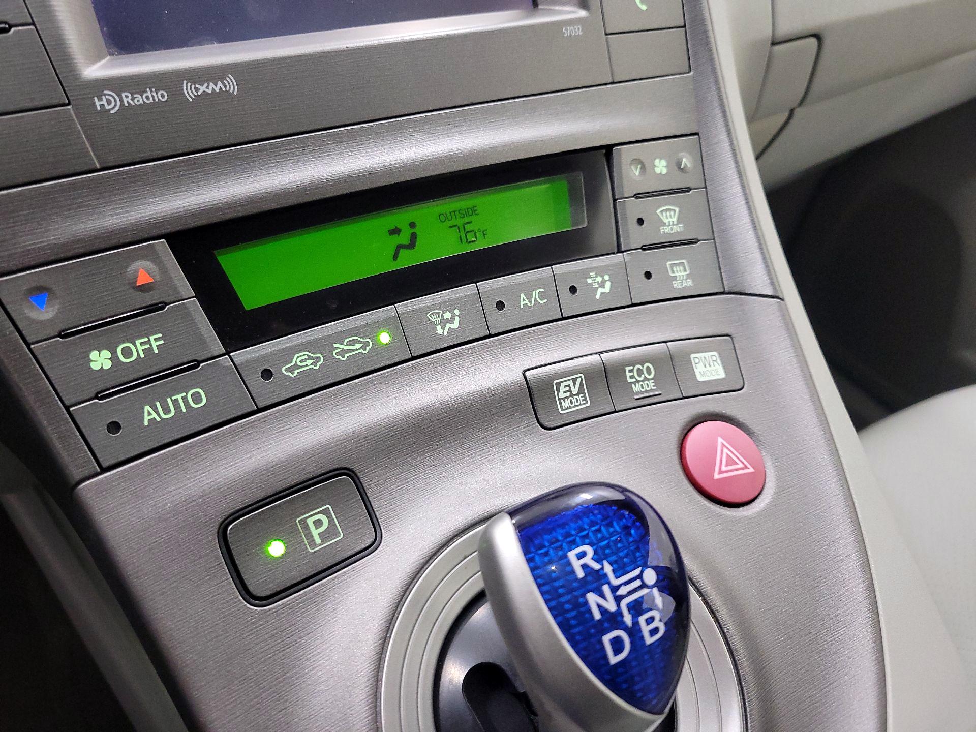 Thumbnail: 2013 Toyota Prius - 16