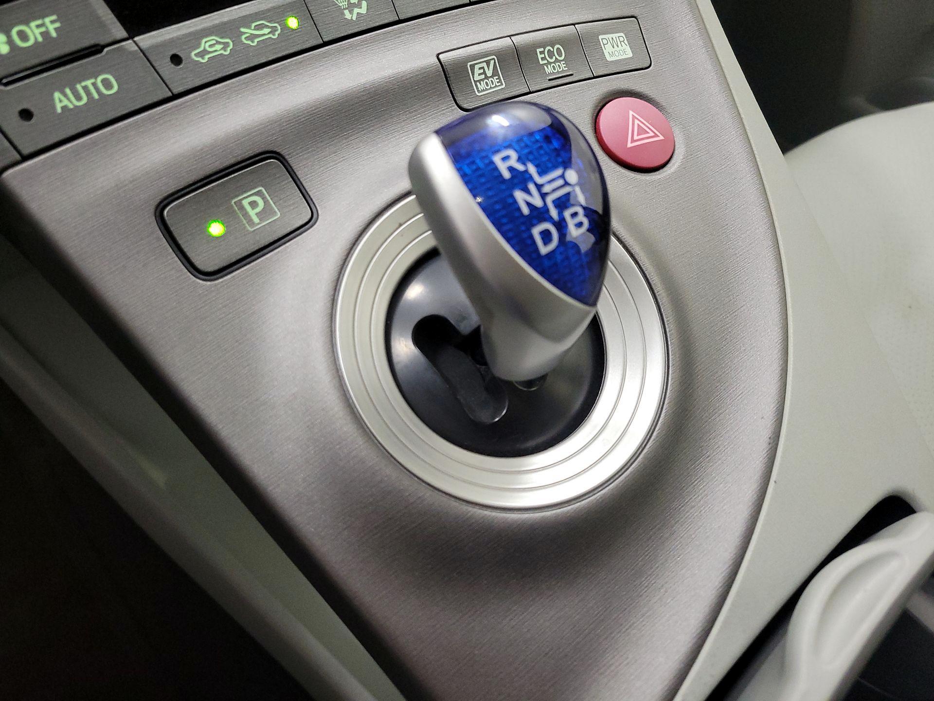 Thumbnail: 2013 Toyota Prius - 17