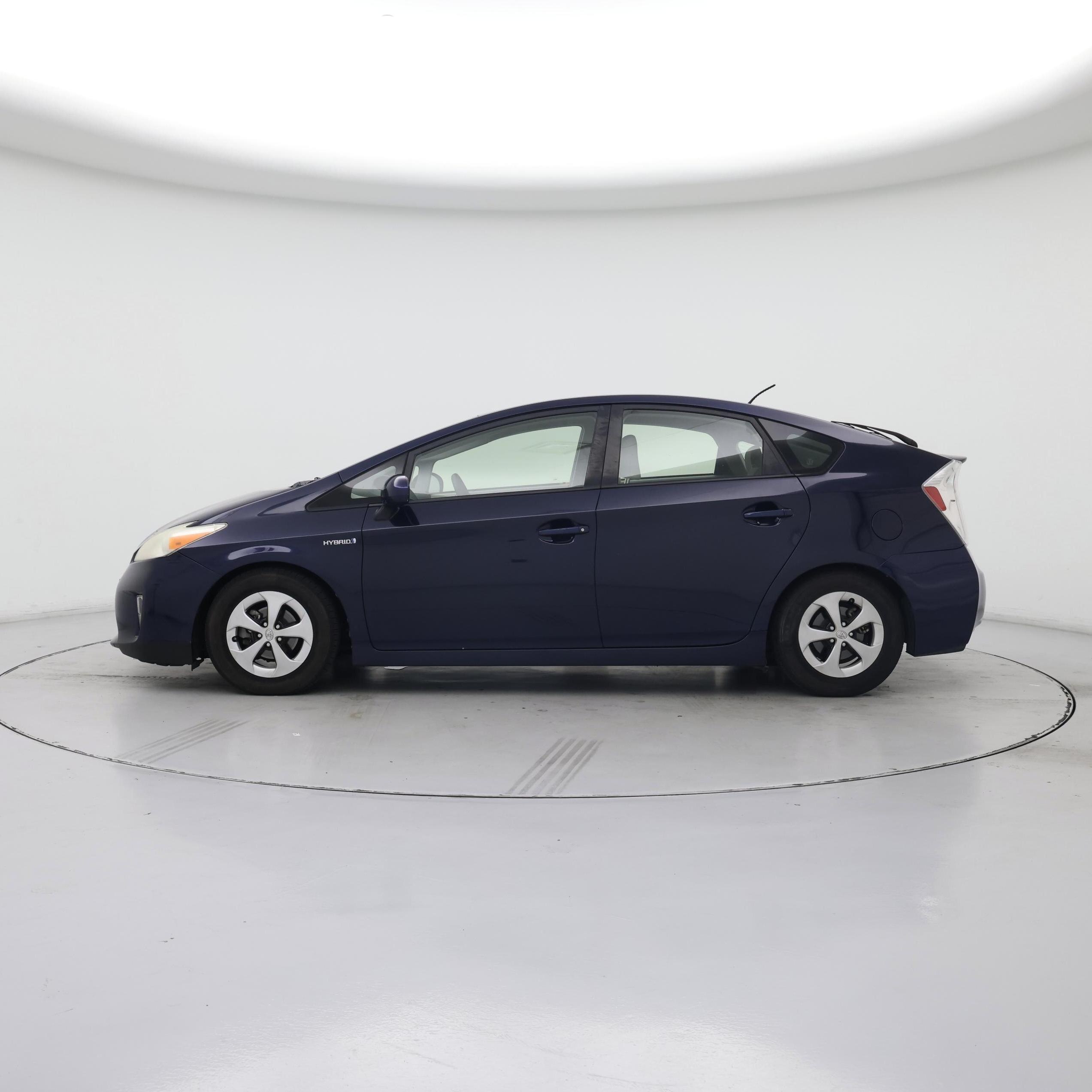 Thumbnail: 2013 Toyota Prius - 3