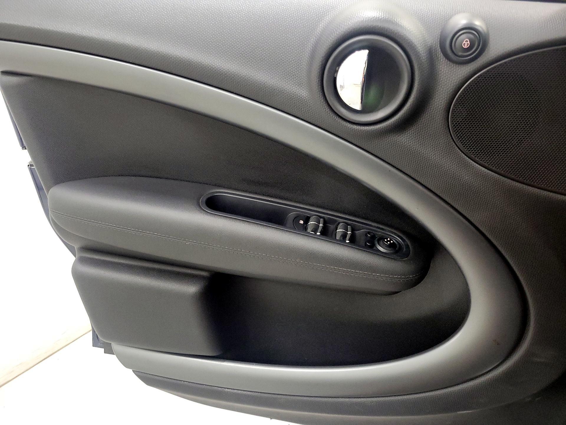 Thumbnail: 2015 MINI Cooper Countryman - 12