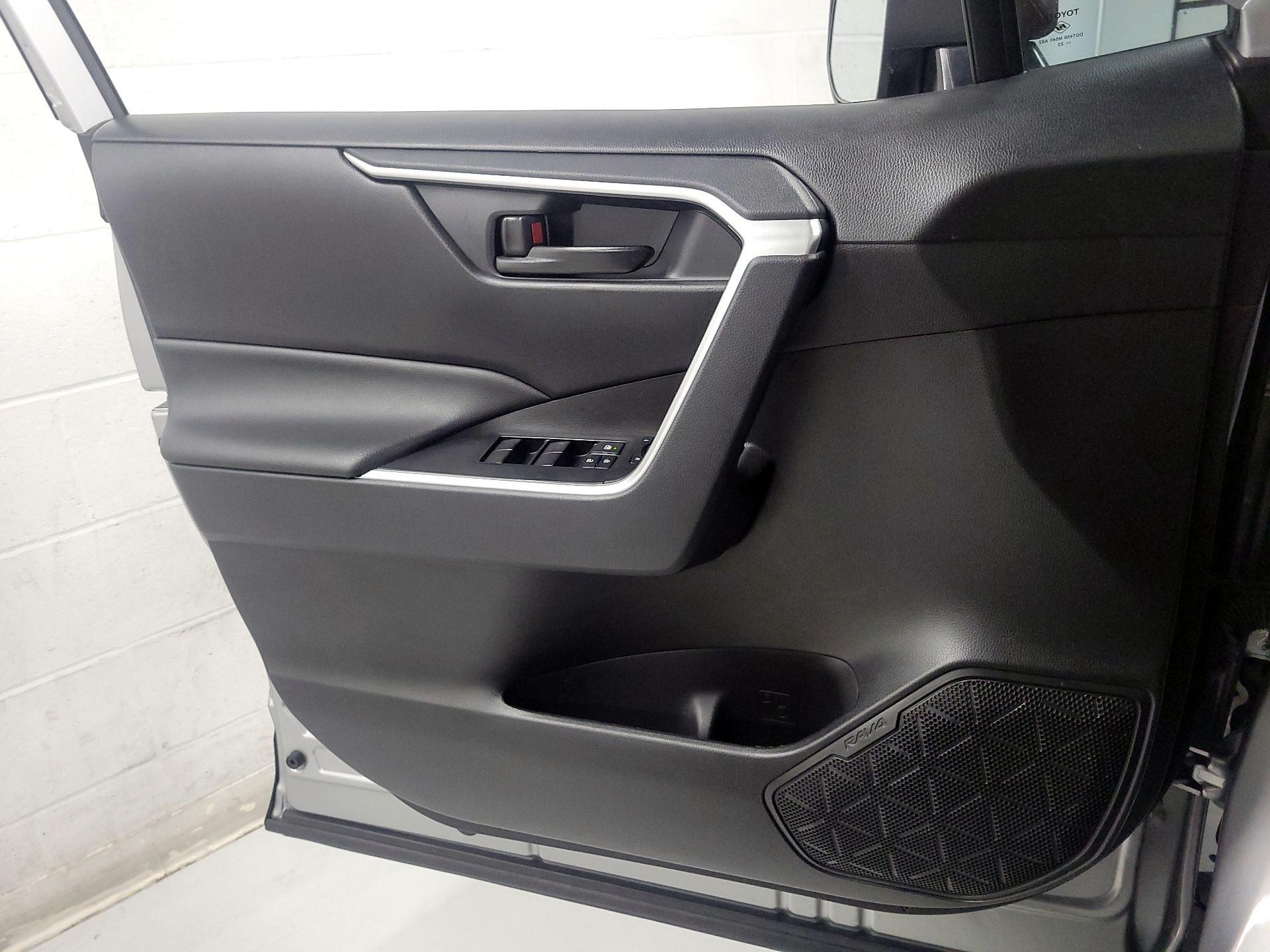 Thumbnail: 2023 Toyota RAV4 - 12