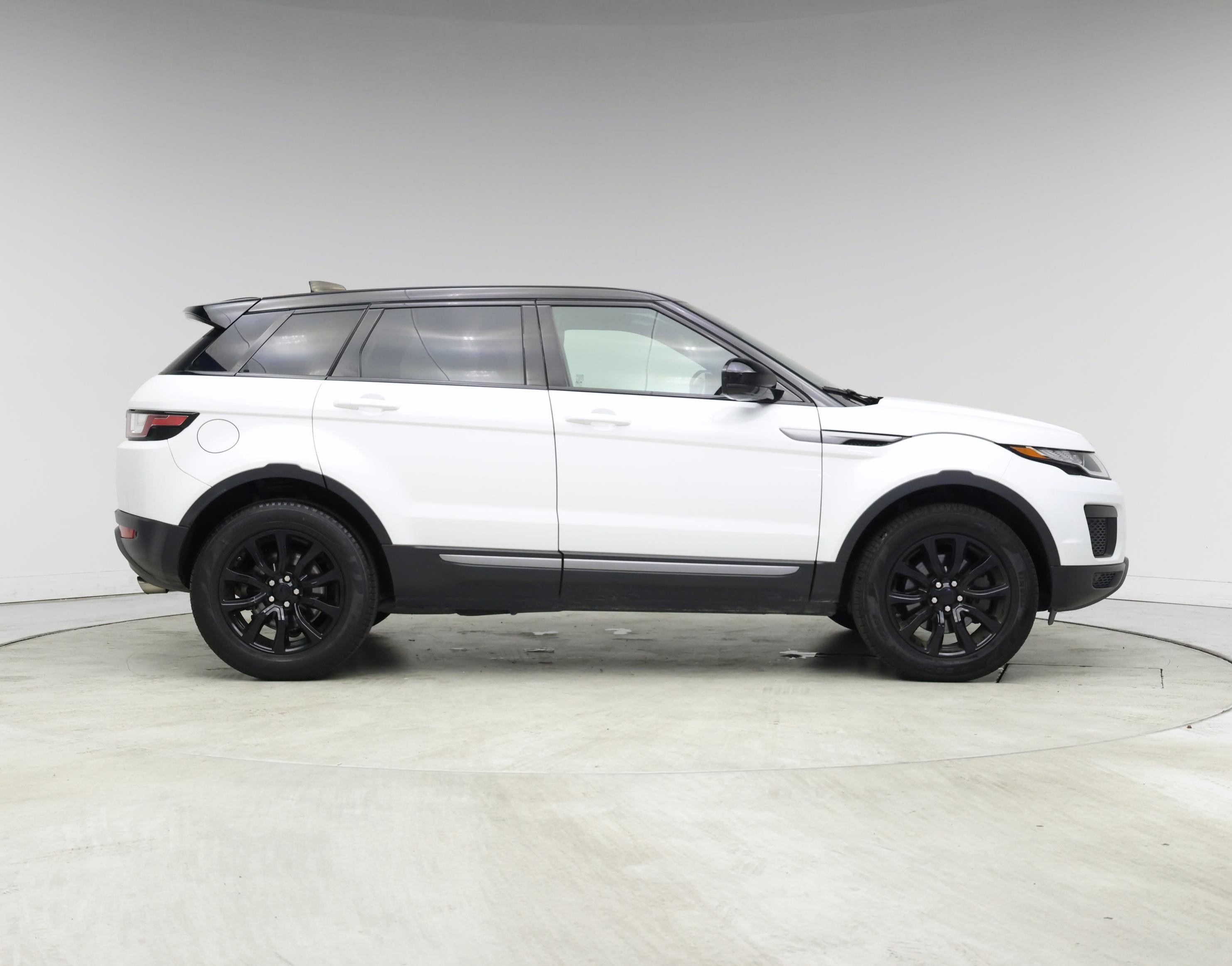 Thumbnail: 2019 Land Rover Range Rover Evoque - 7