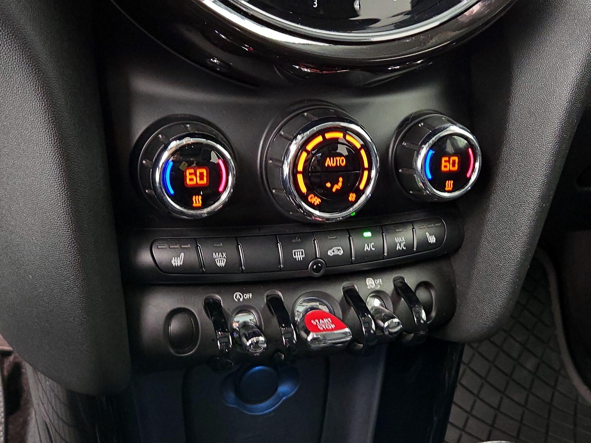 Thumbnail: 2022 MINI Cooper Hardtop - 17