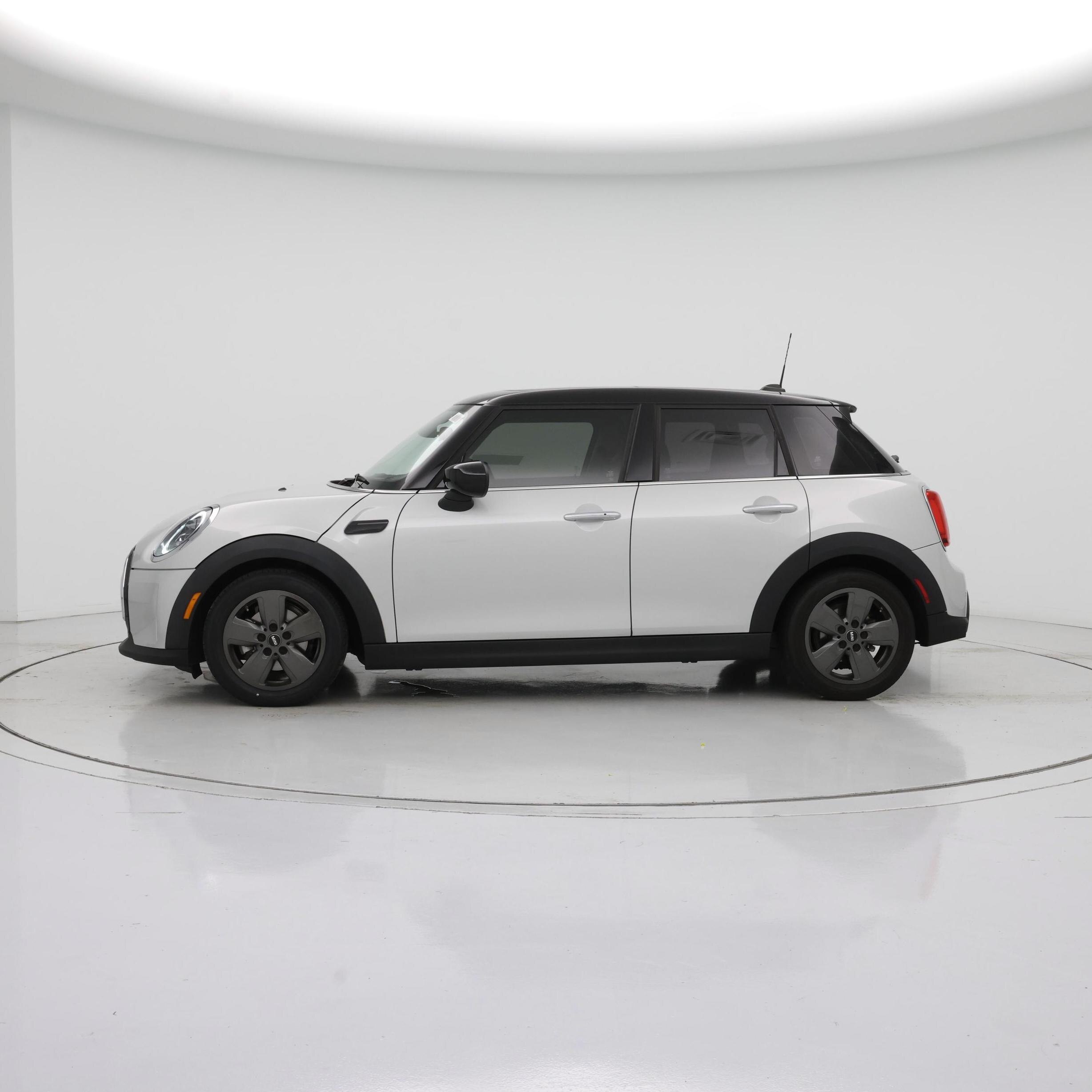 Thumbnail: 2022 MINI Cooper Hardtop - 3