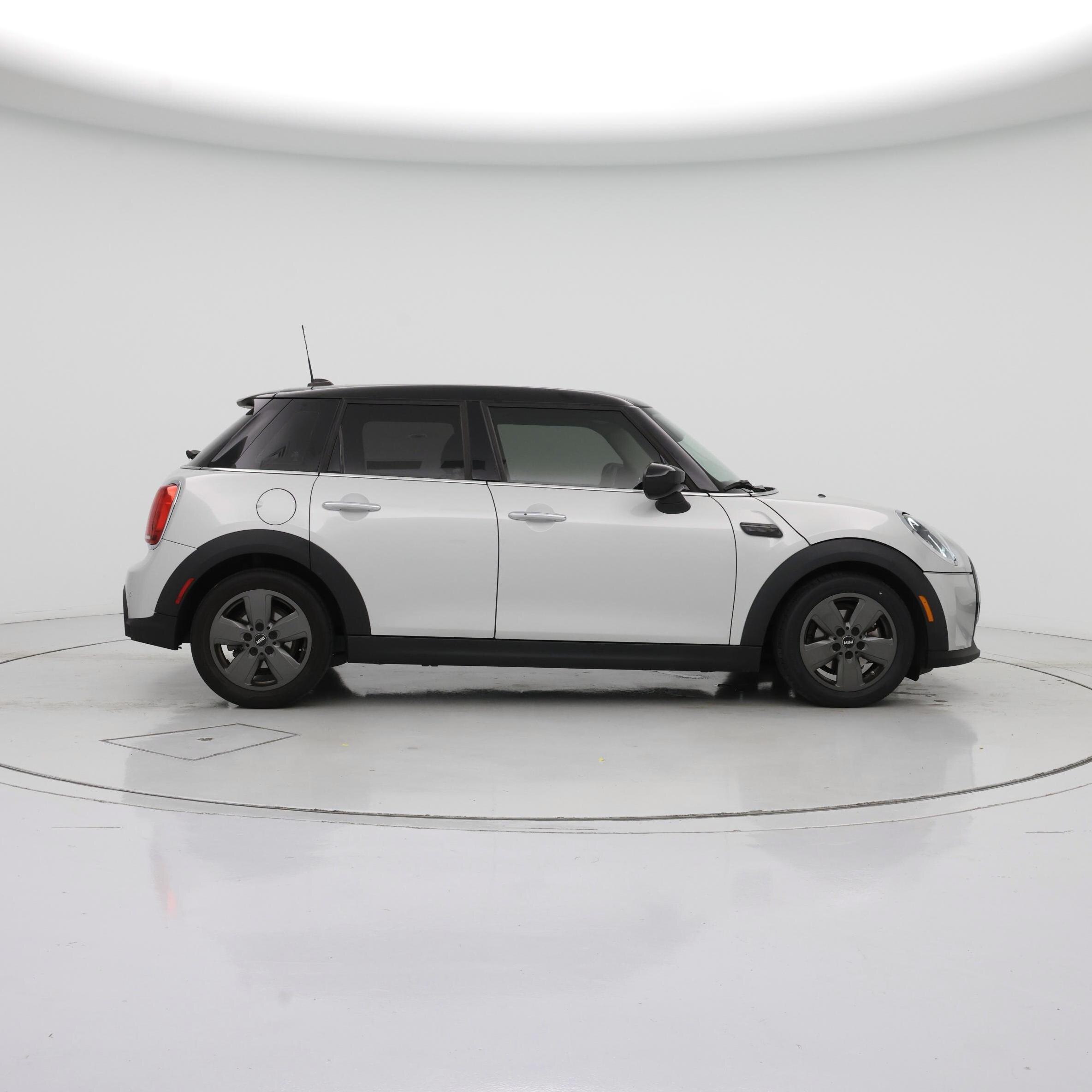 Thumbnail: 2022 MINI Cooper Hardtop - 7