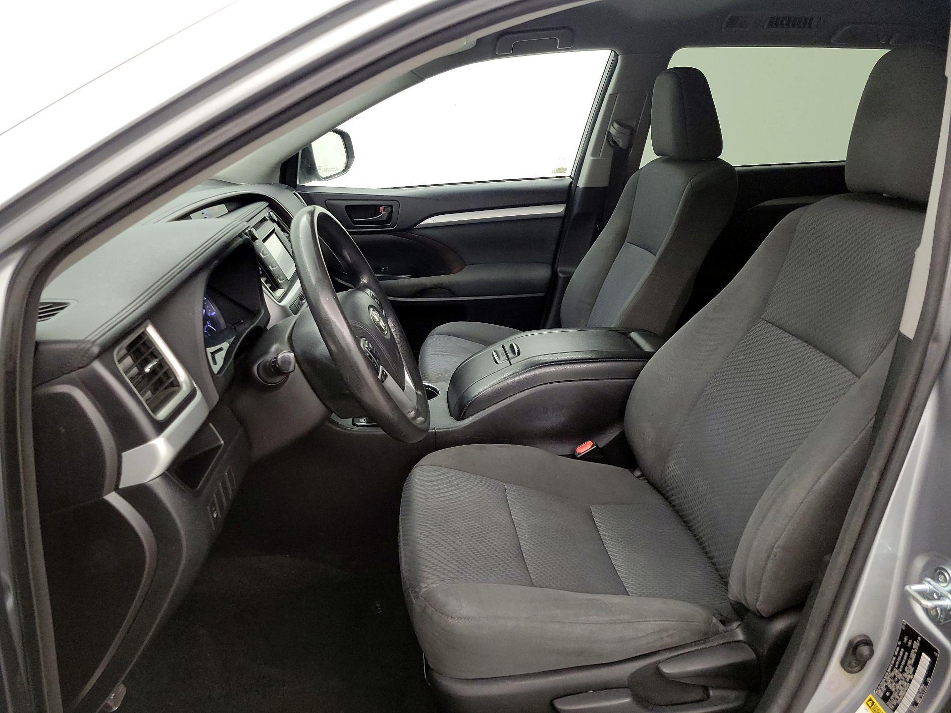 Thumbnail: 2016 Toyota Highlander - 11