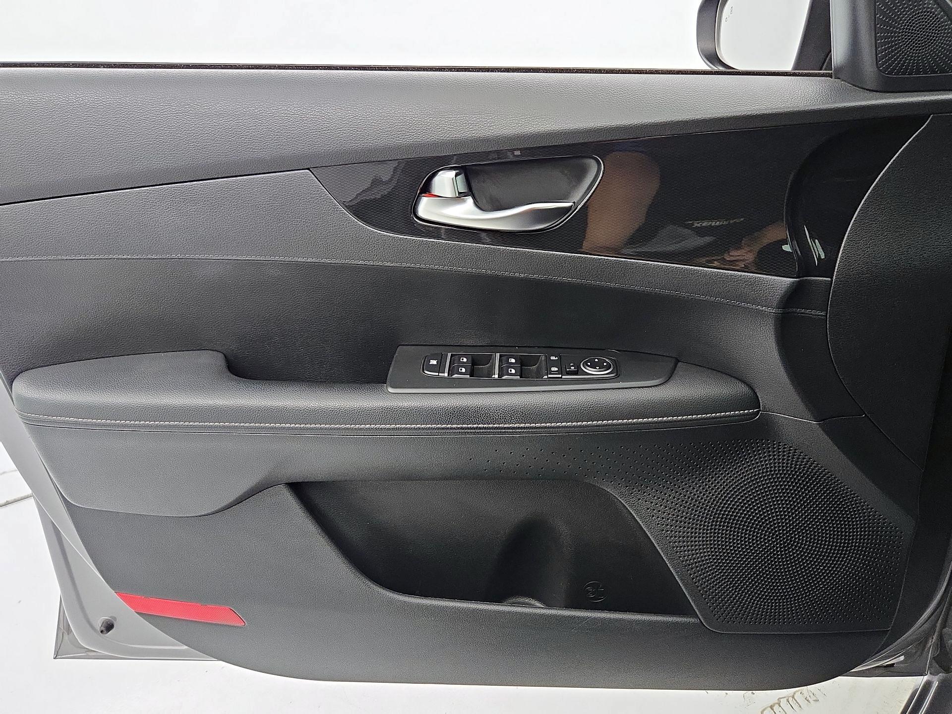 Thumbnail: 2023 Kia Forte - 12