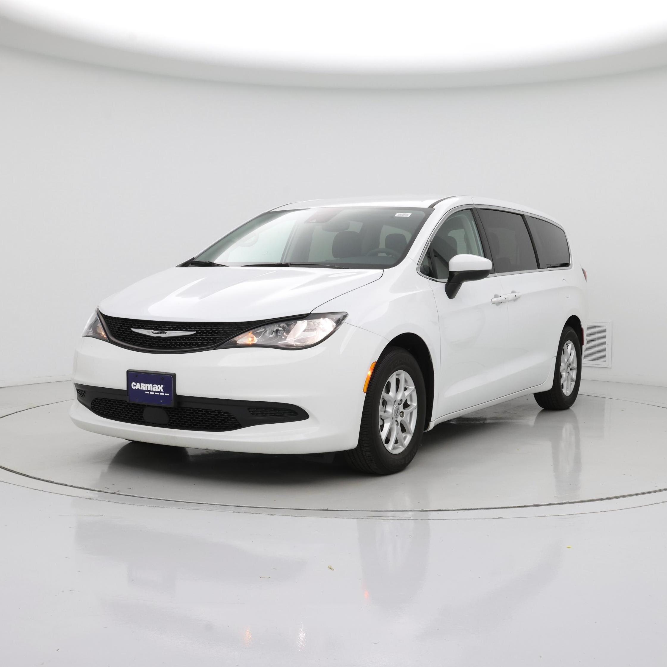 Thumbnail: 2022 Chrysler Voyager - 4