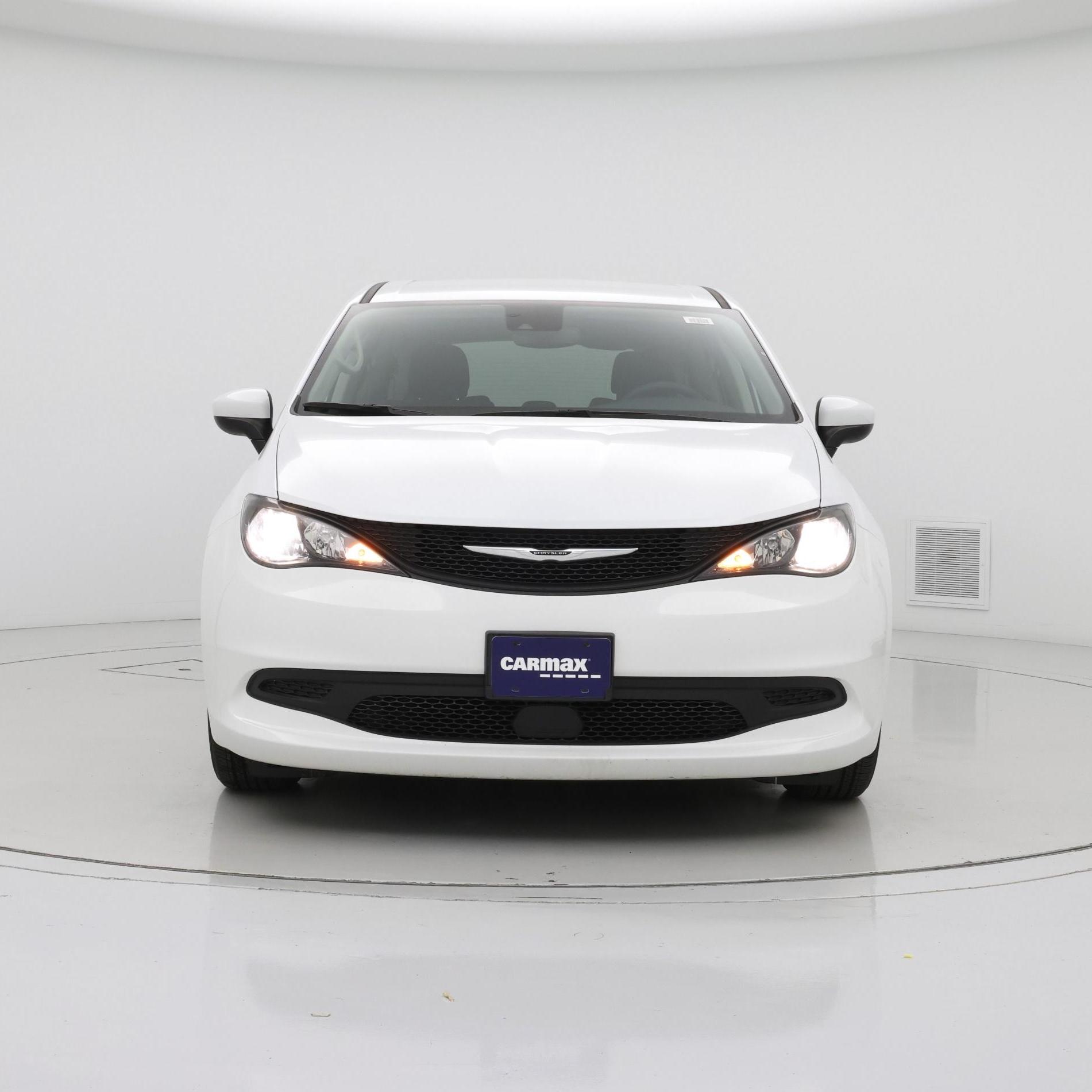 Thumbnail: 2022 Chrysler Voyager - 5