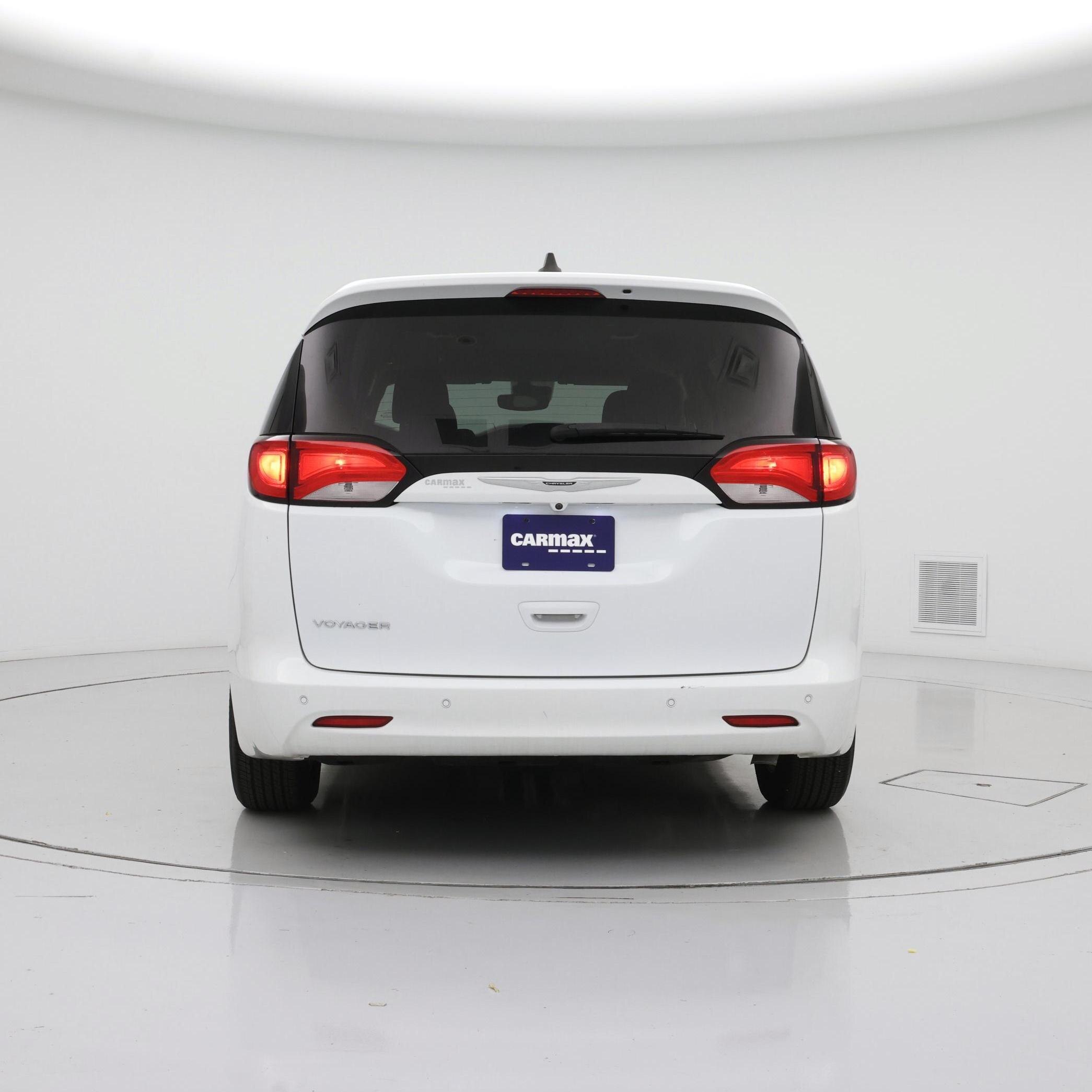 Thumbnail: 2022 Chrysler Voyager - 6