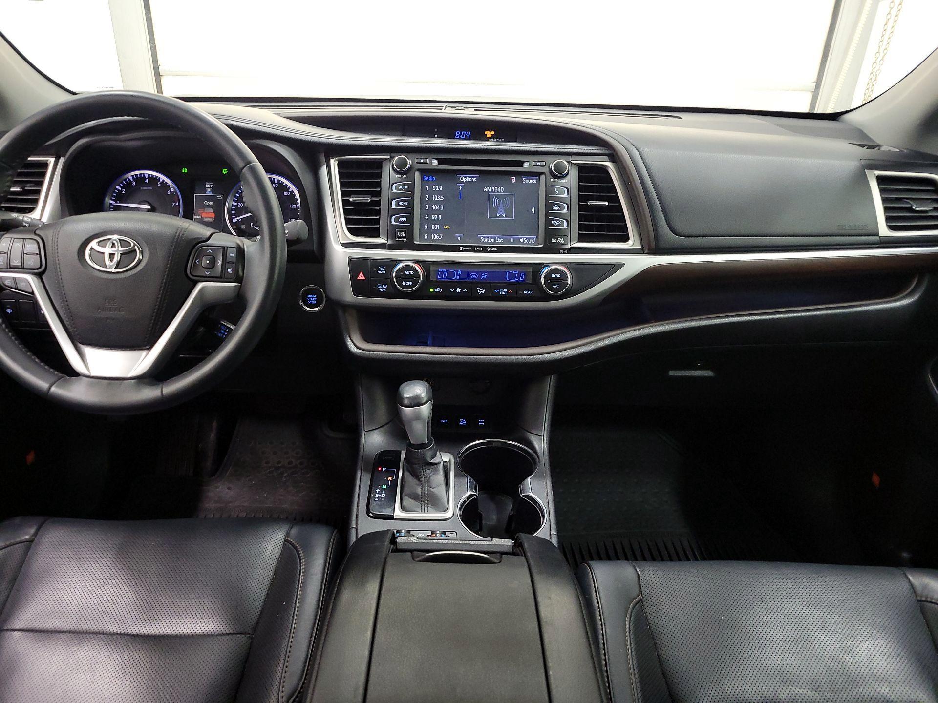 Thumbnail: 2016 Toyota Highlander - 9
