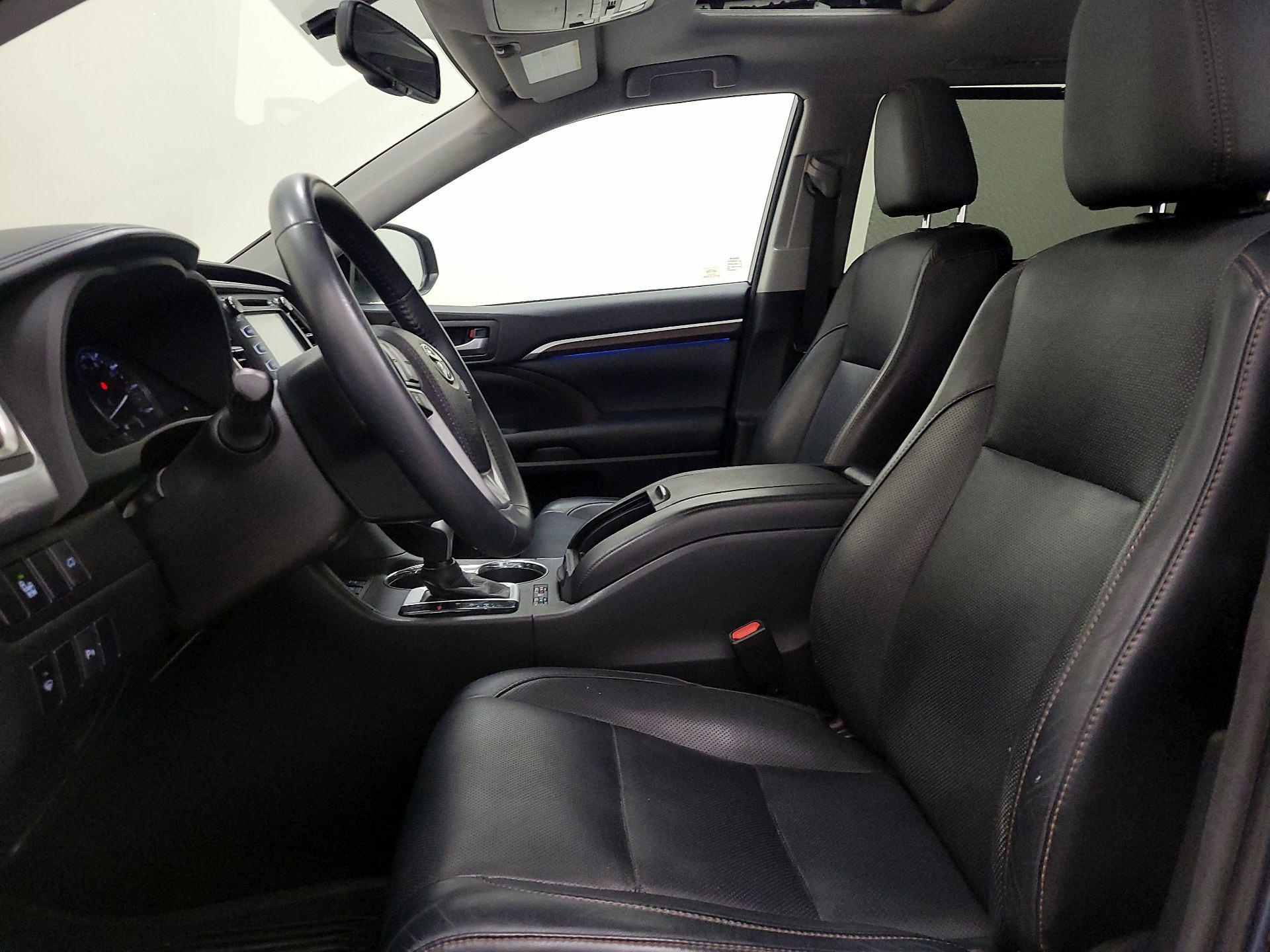 Thumbnail: 2016 Toyota Highlander - 11