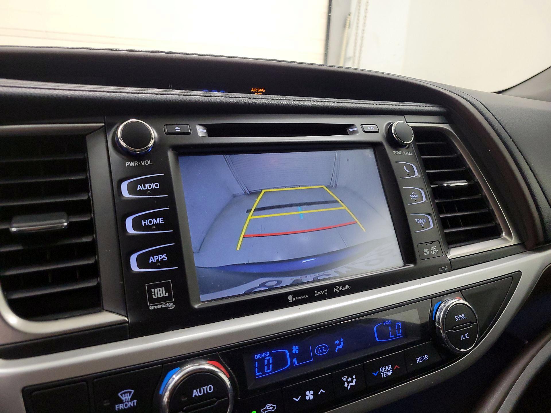 Thumbnail: 2016 Toyota Highlander - 14