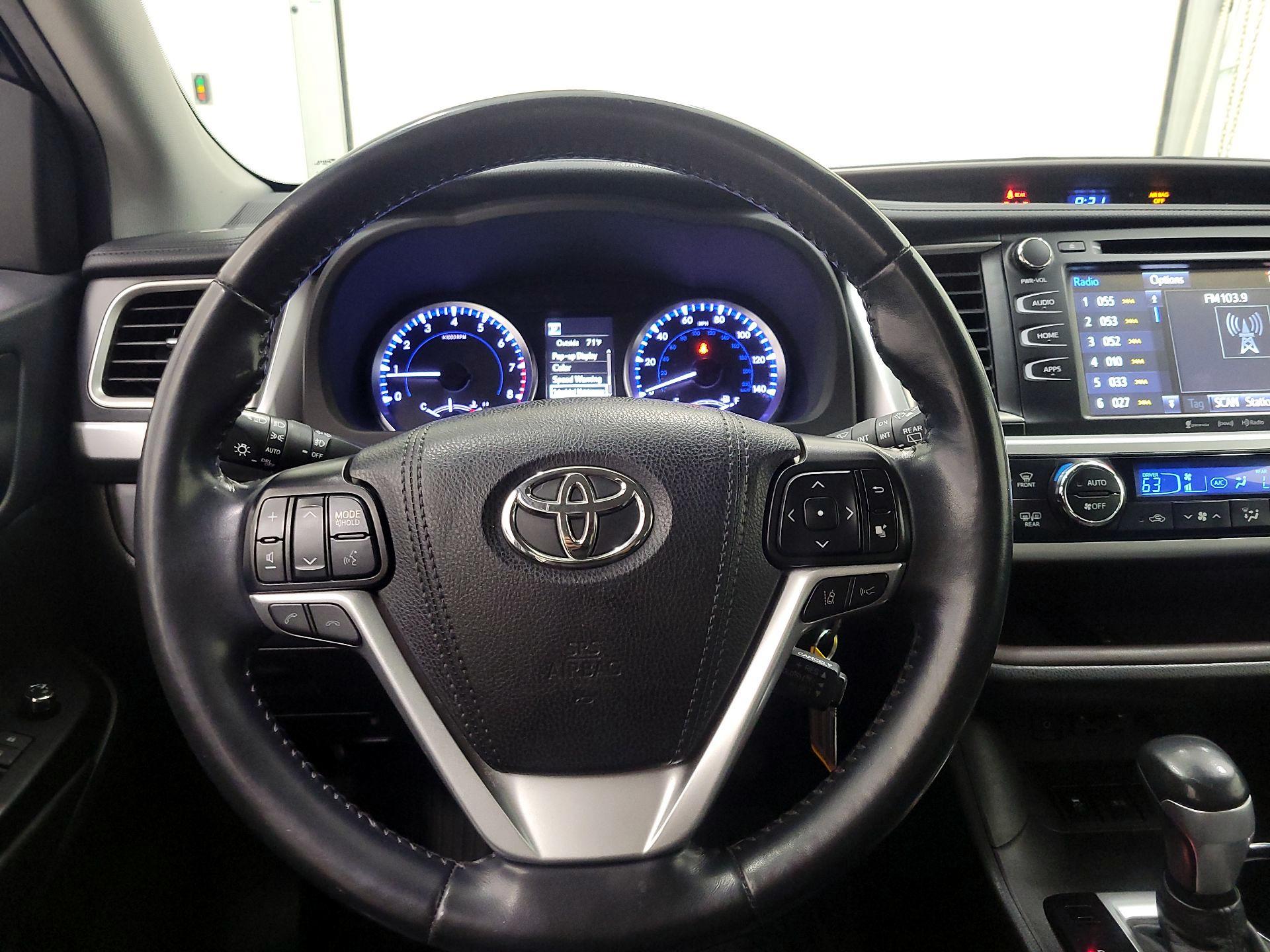 Thumbnail: 2019 Toyota Highlander - 10