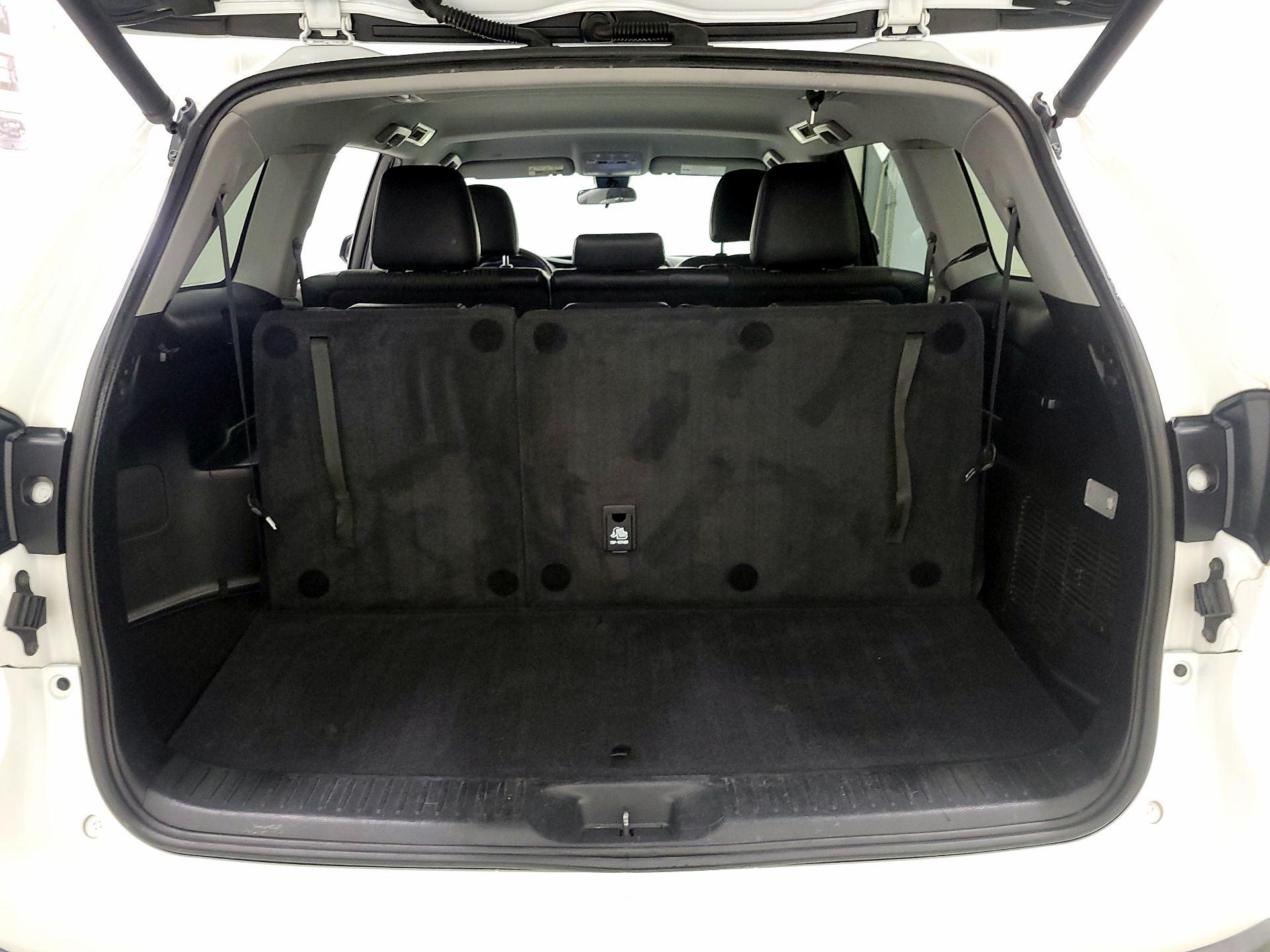 Thumbnail: 2019 Toyota Highlander - 20