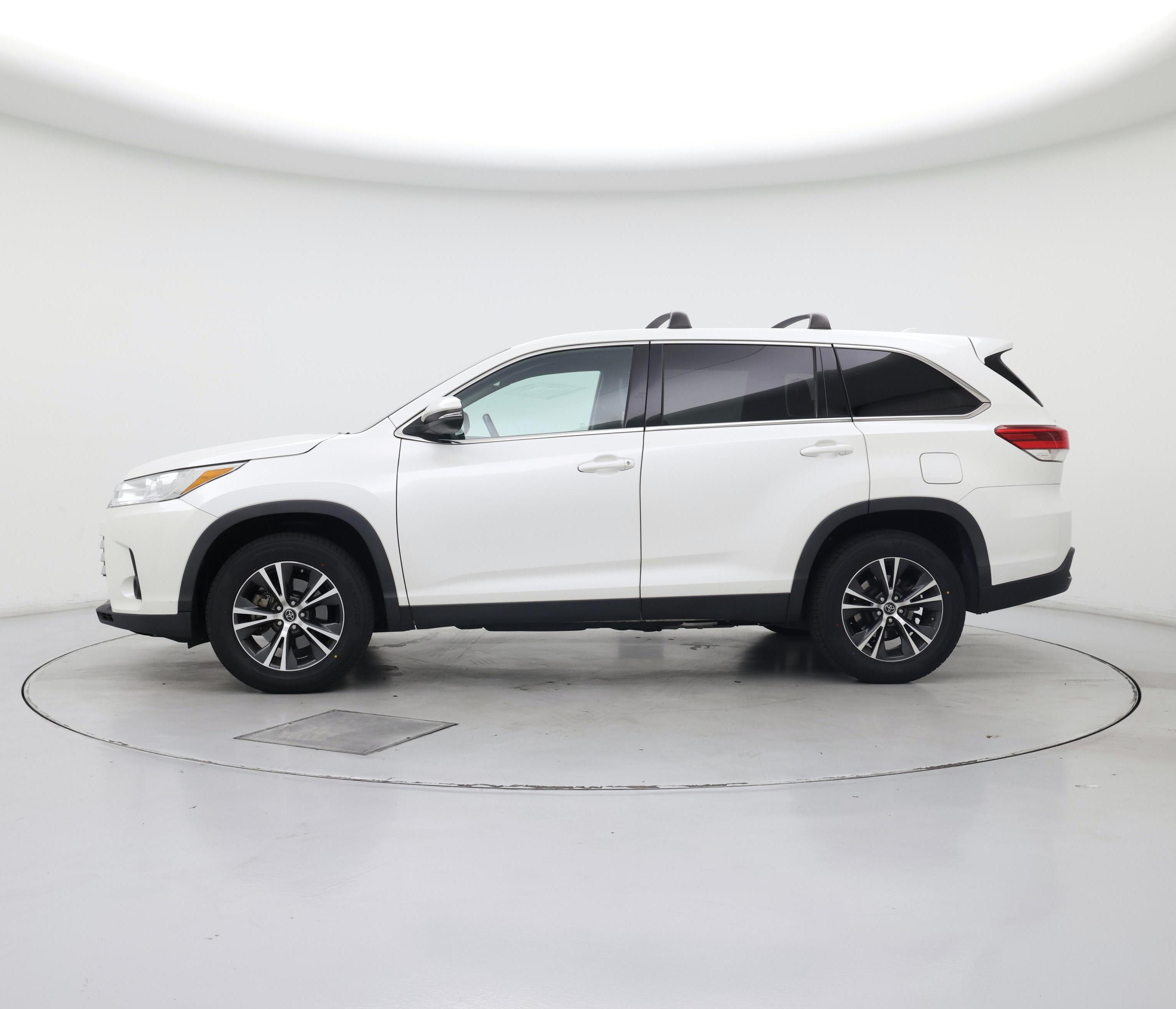 Thumbnail: 2019 Toyota Highlander - 3