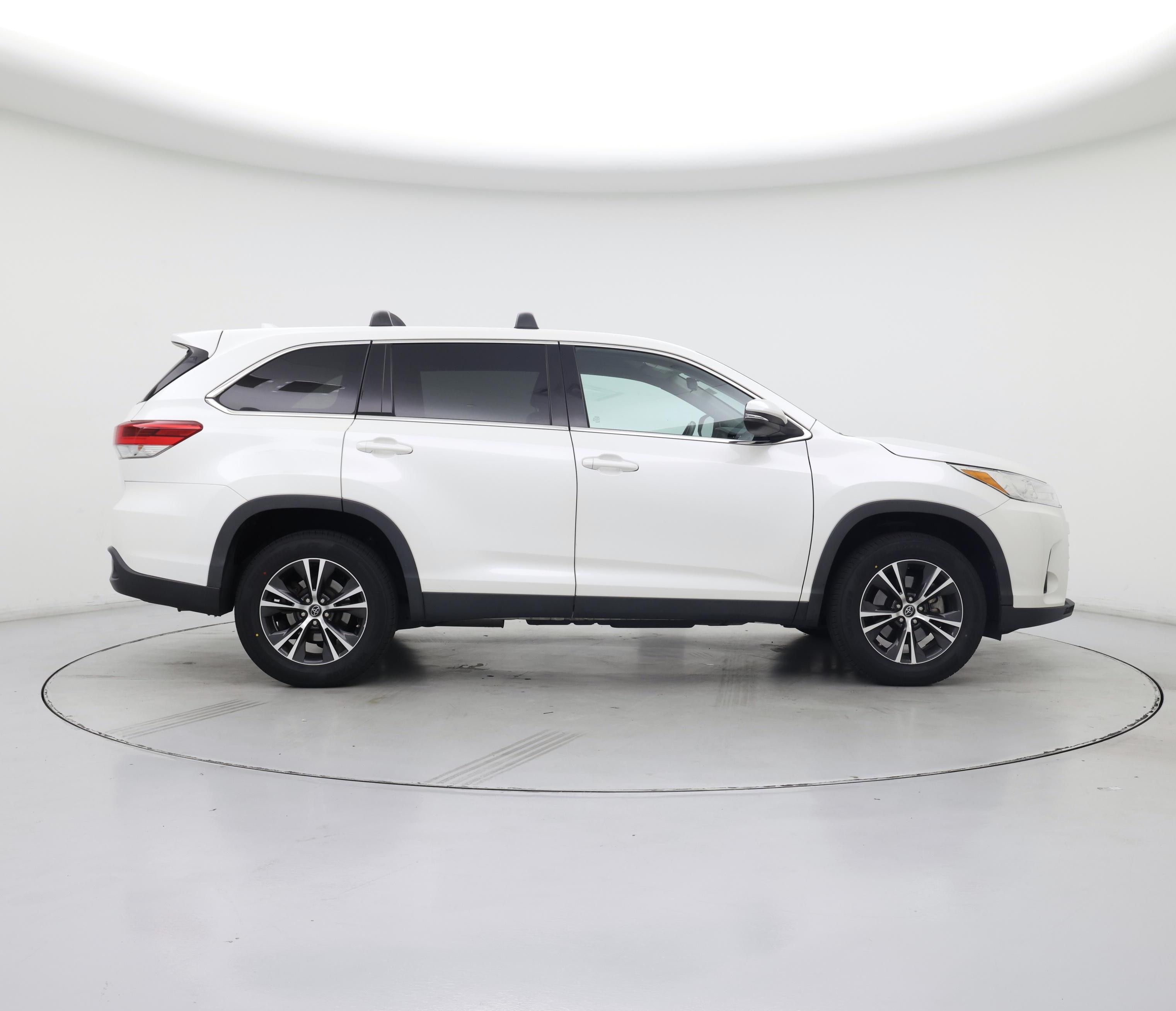 Thumbnail: 2019 Toyota Highlander - 7