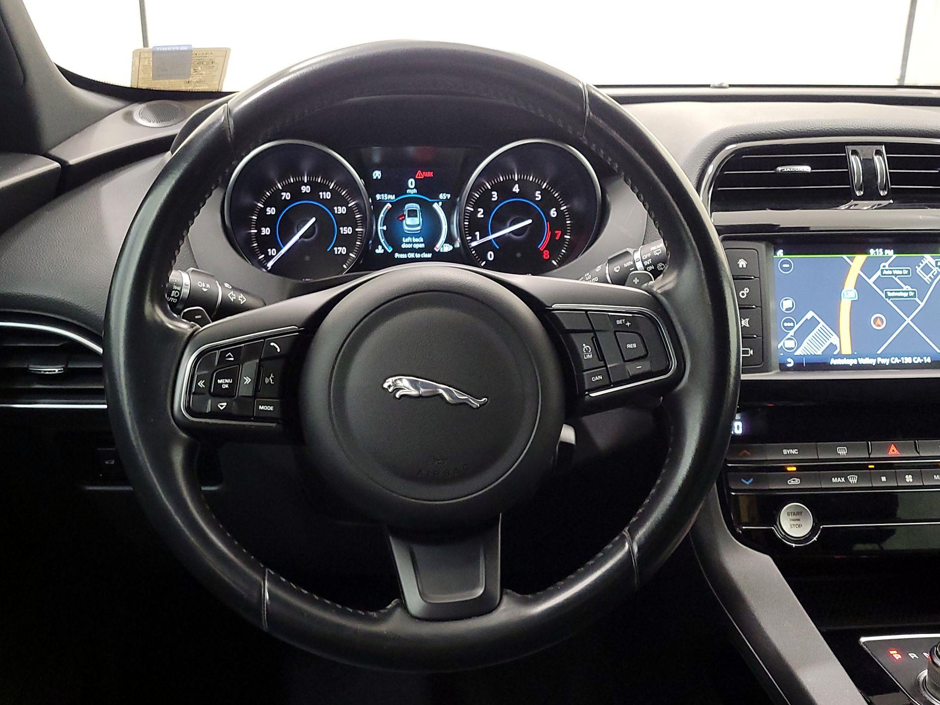 Thumbnail: 2018 Jaguar F-Pace - 10