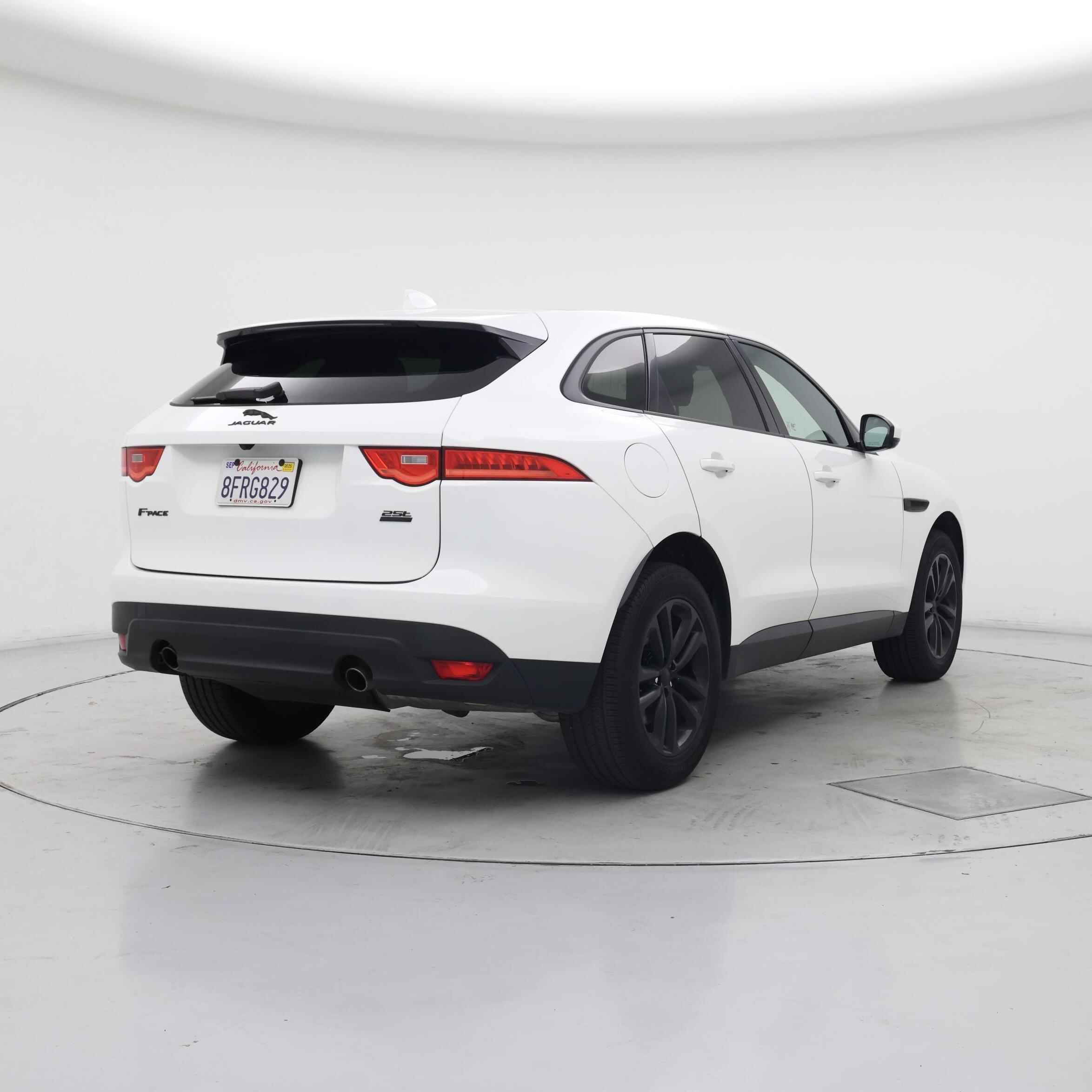 Thumbnail: 2018 Jaguar F-Pace - 8