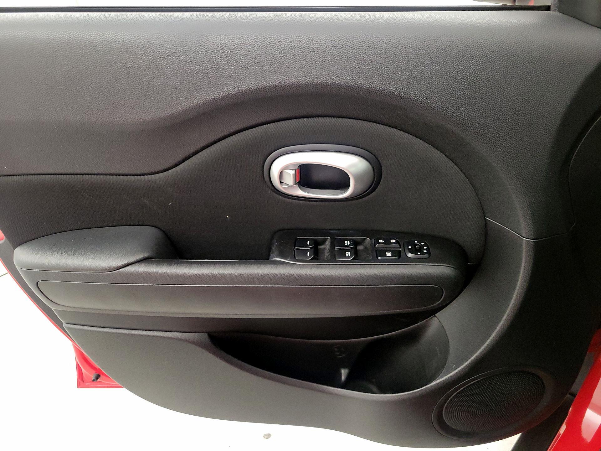 Thumbnail: 2014 Kia Soul - 12
