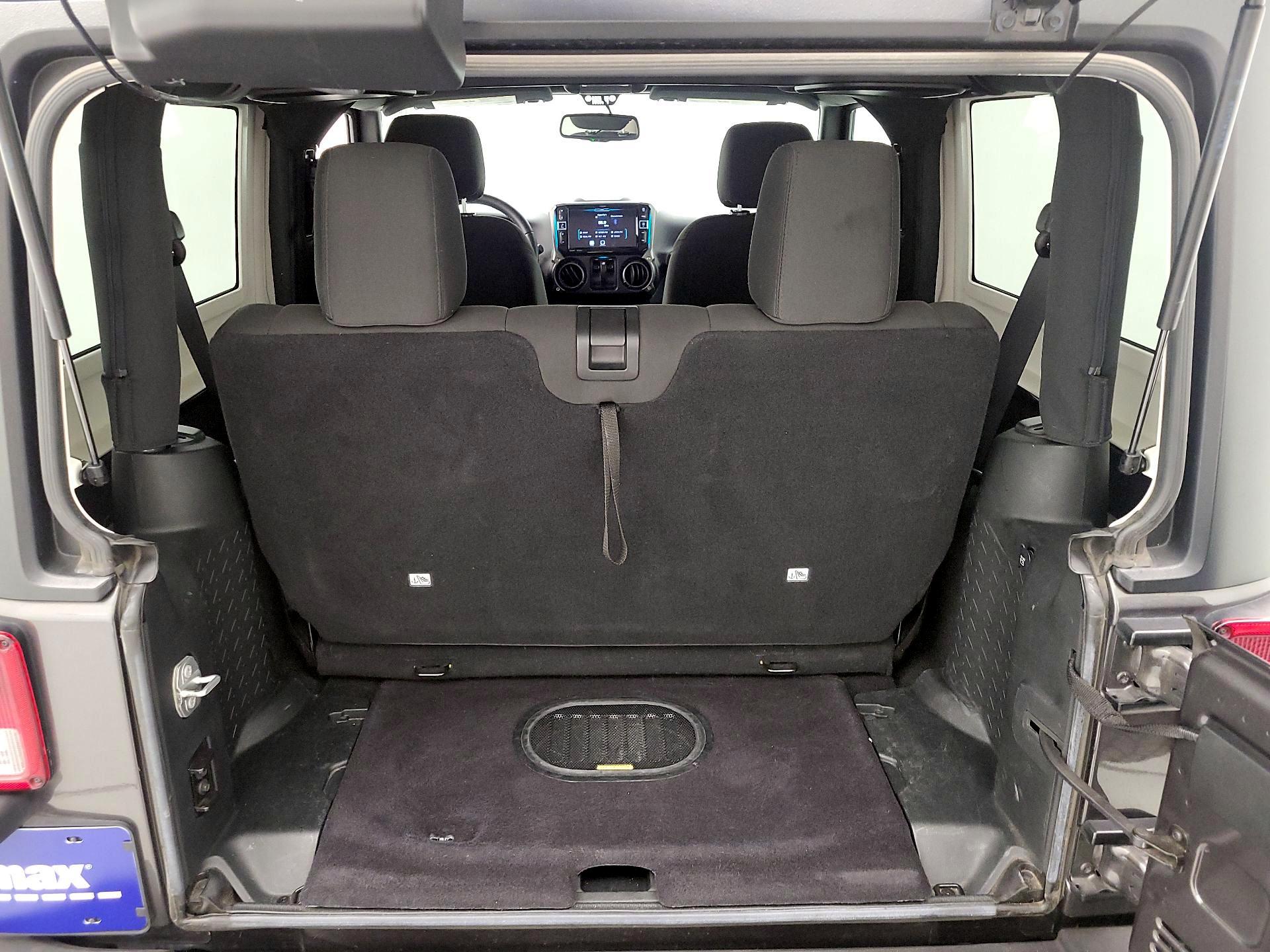 Thumbnail: 2017 Jeep Wrangler - 18