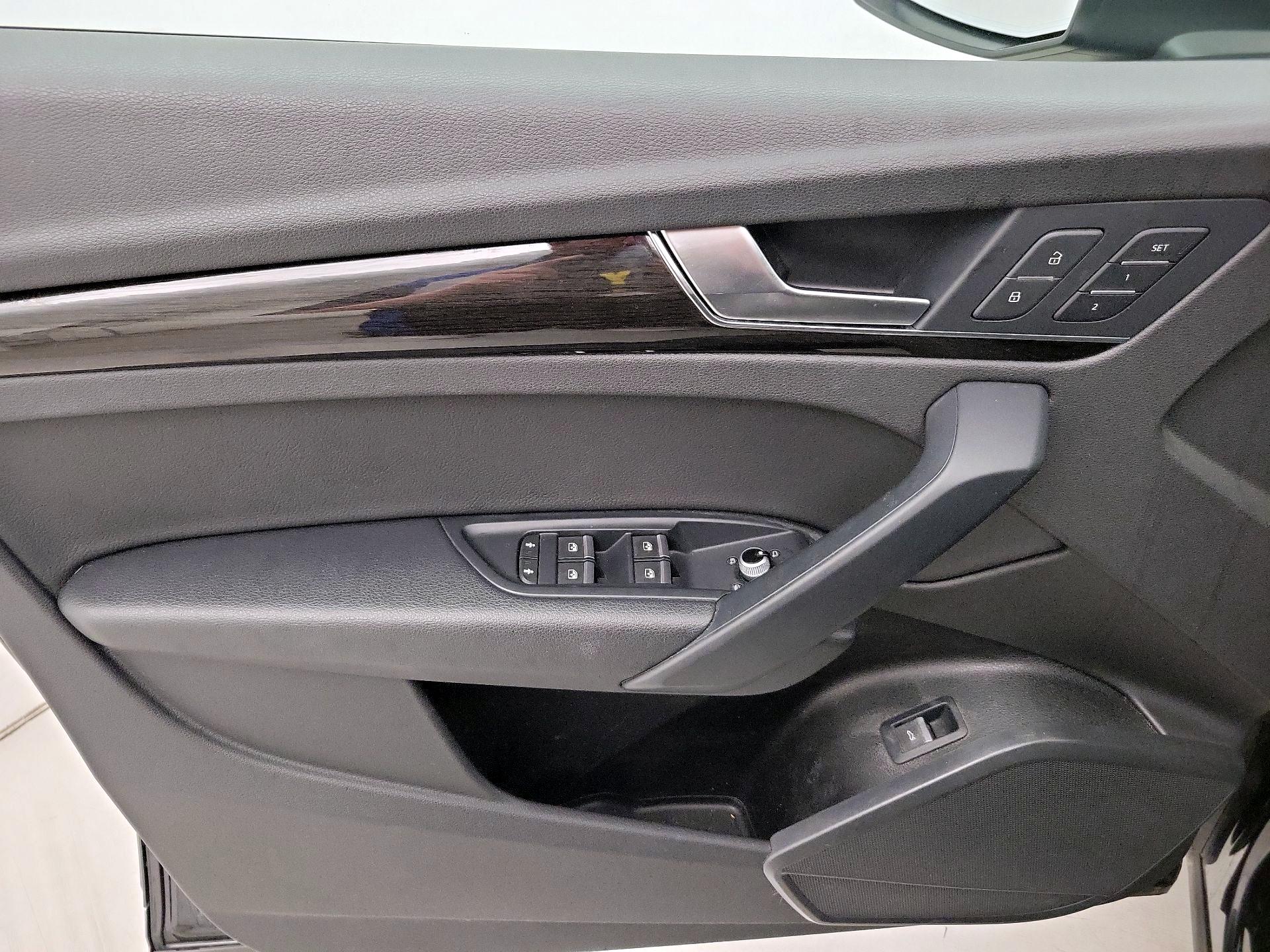 Thumbnail: 2020 Audi Q5 - 12