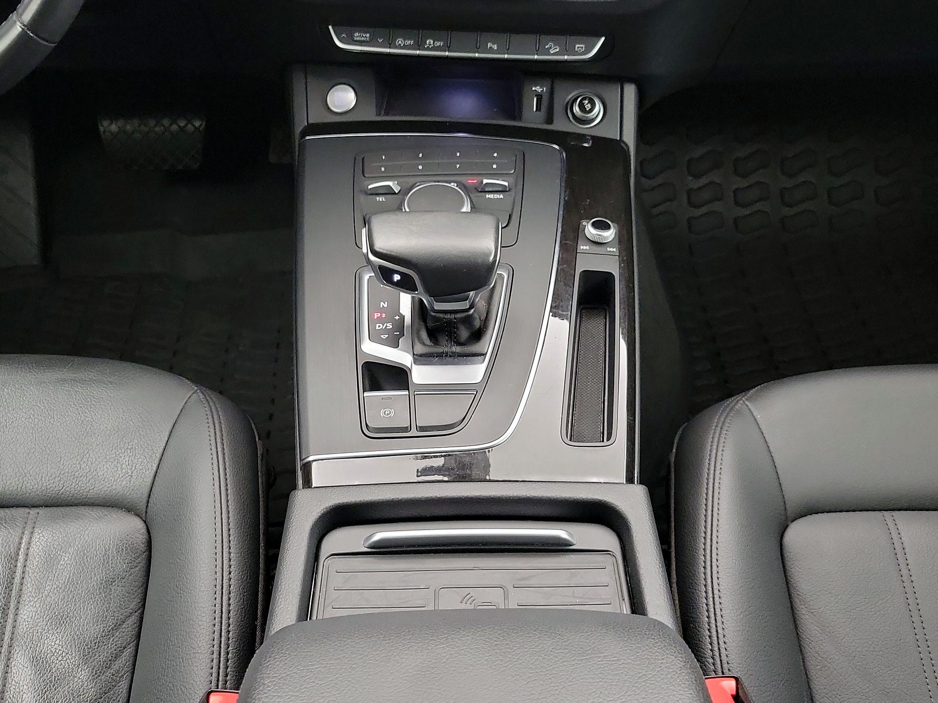 Thumbnail: 2020 Audi Q5 - 17