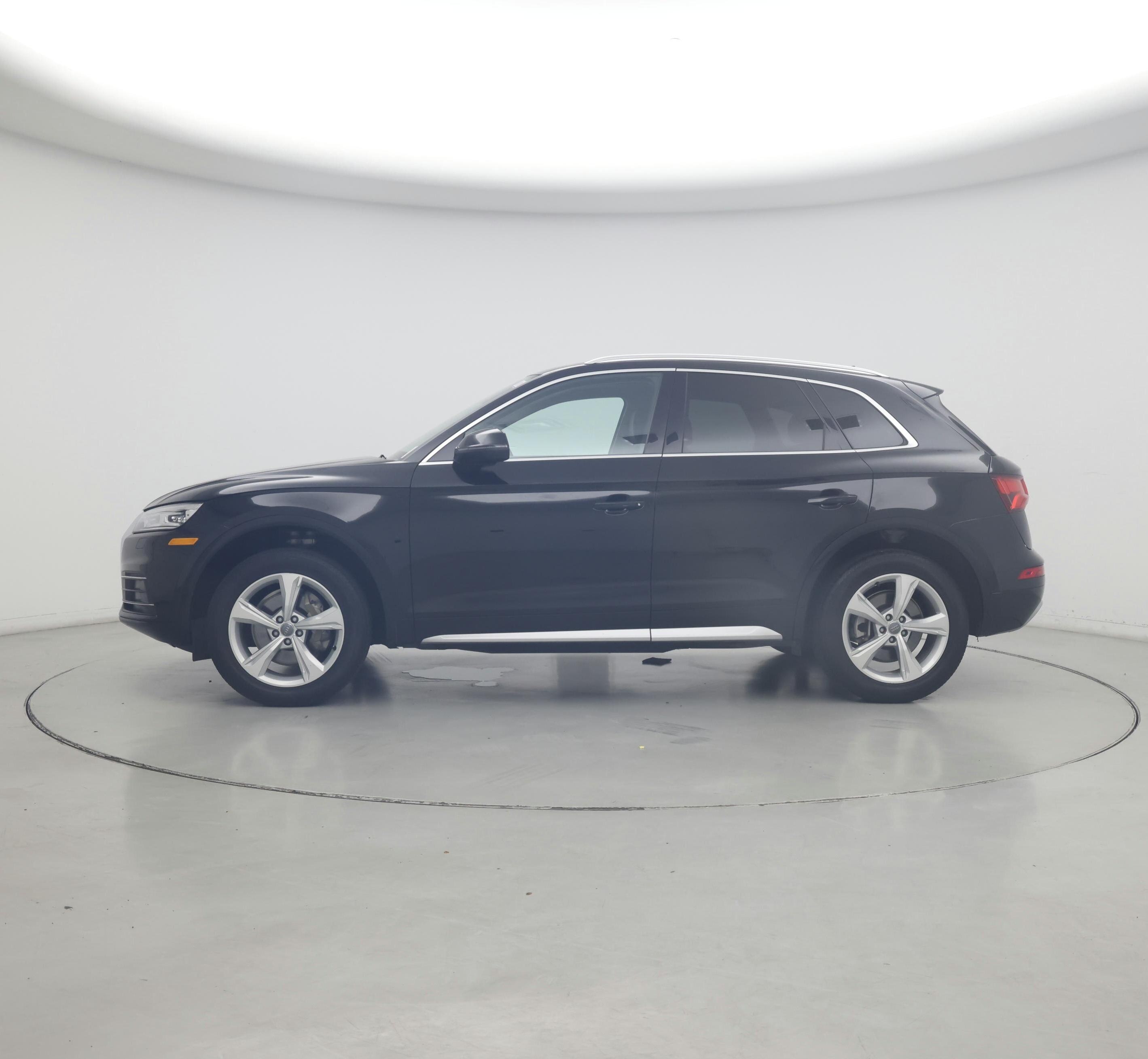 Thumbnail: 2020 Audi Q5 - 3