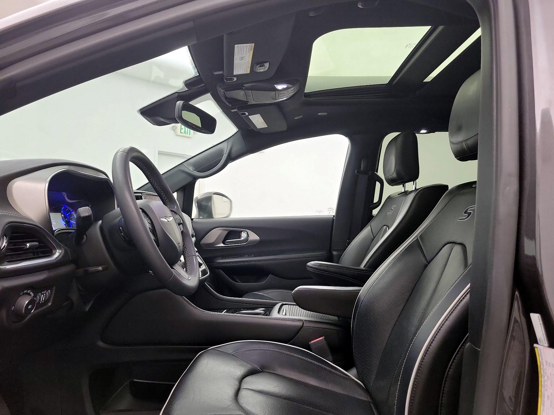 Thumbnail: 2022 Chrysler Pacifica - 19