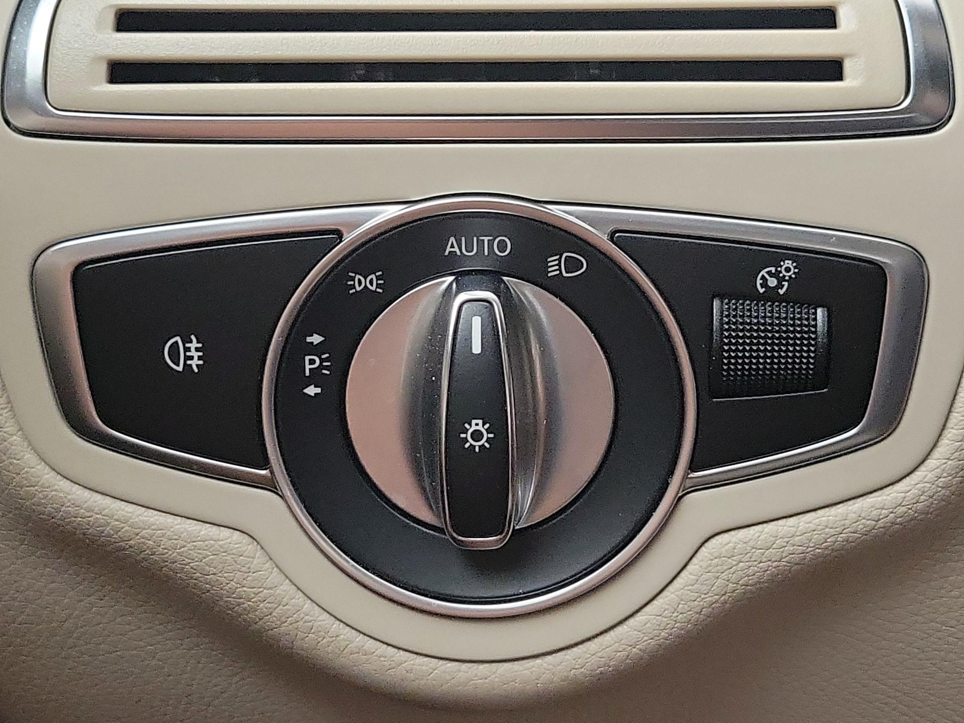 Thumbnail: 2019 Mercedes-Benz C-Class - 13