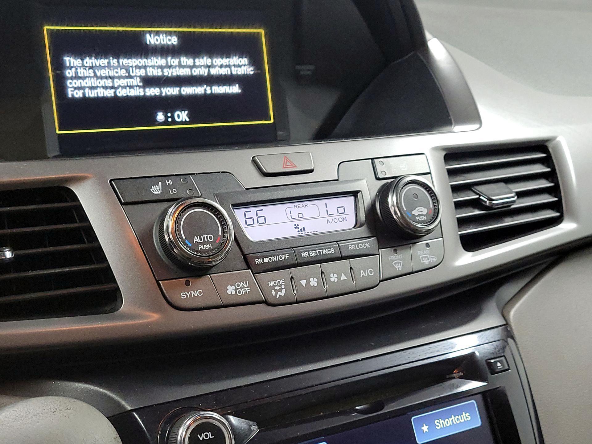 Thumbnail: 2015 Honda Odyssey - 16