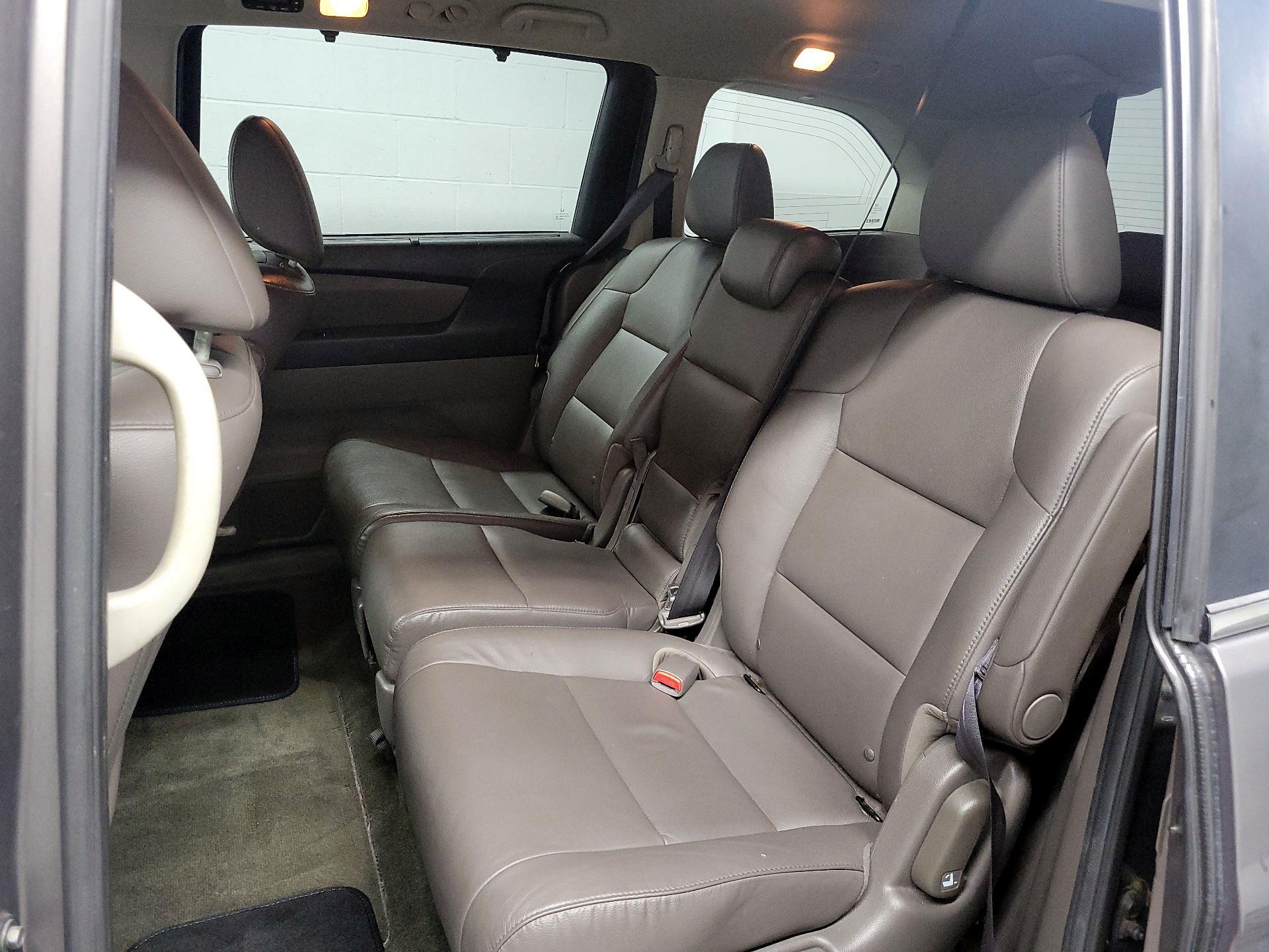Thumbnail: 2015 Honda Odyssey - 18