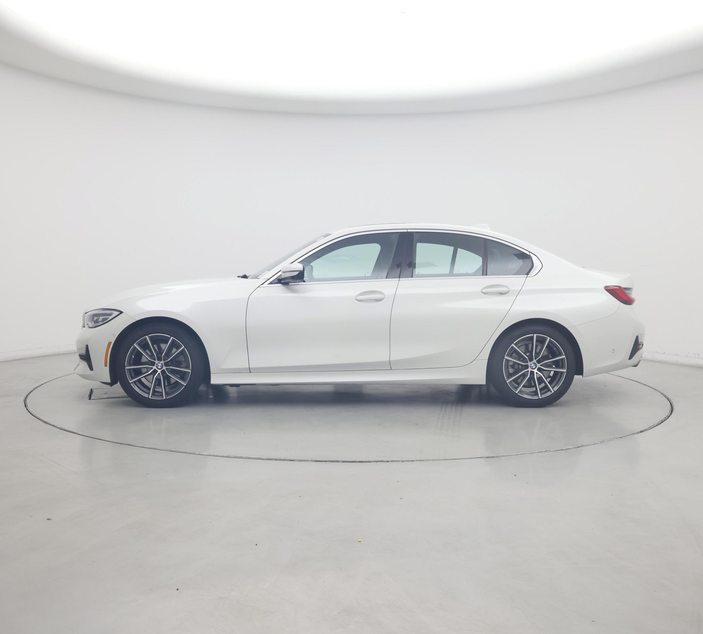 Thumbnail: 2021 BMW 3 Series - 3