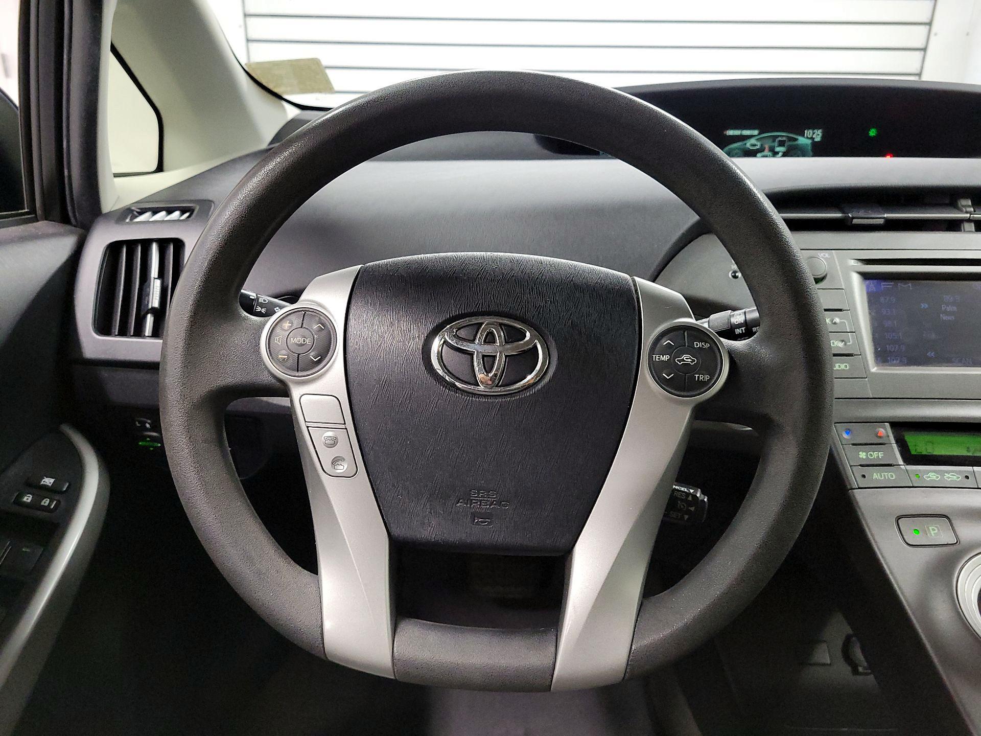 Thumbnail: 2014 Toyota Prius - 10