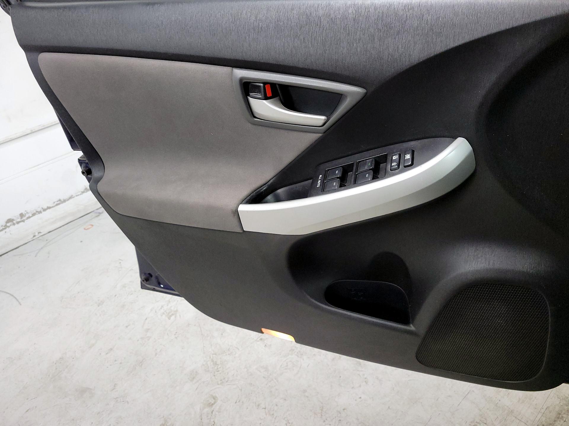 Thumbnail: 2014 Toyota Prius - 12