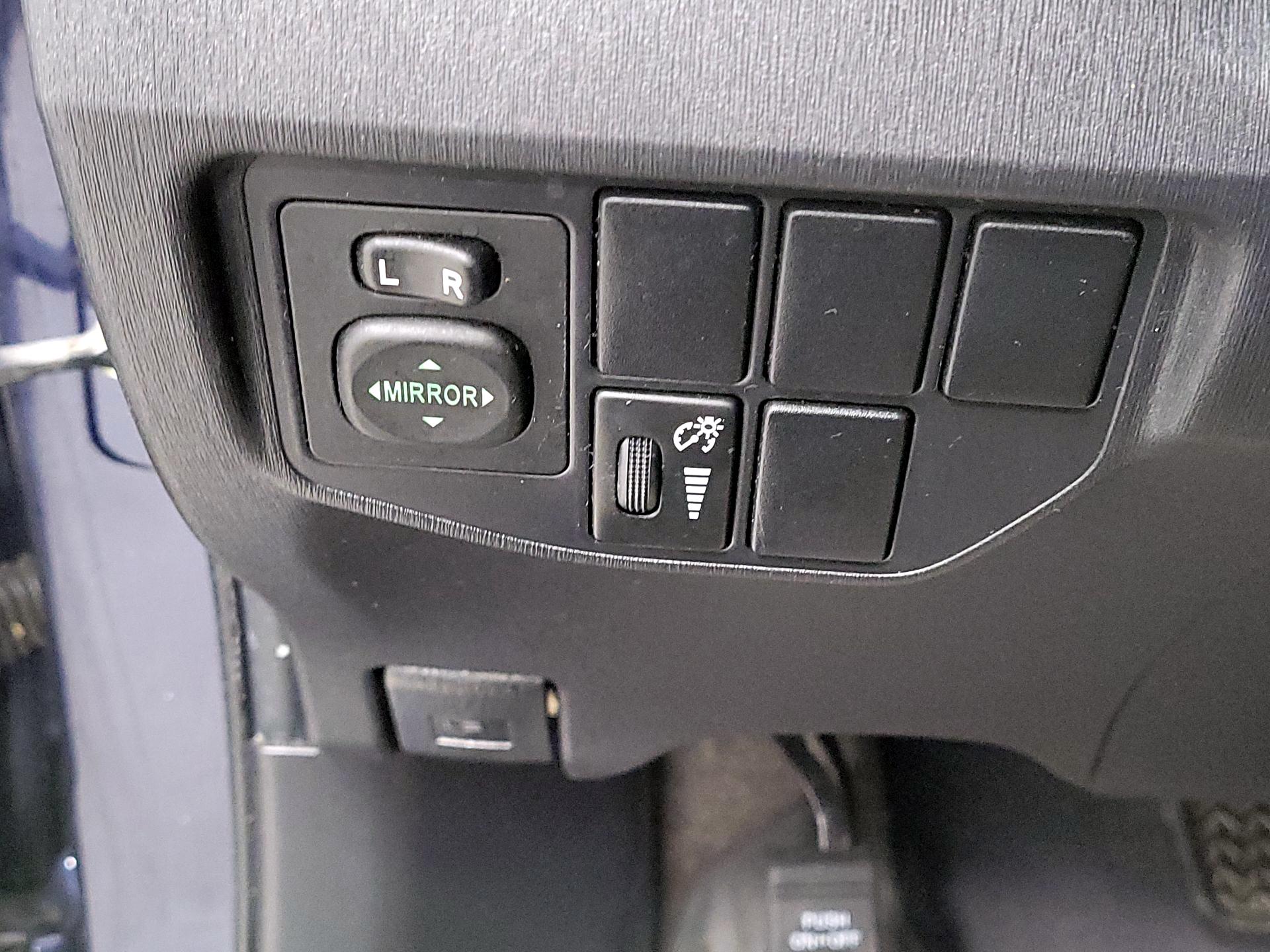 Thumbnail: 2014 Toyota Prius - 13