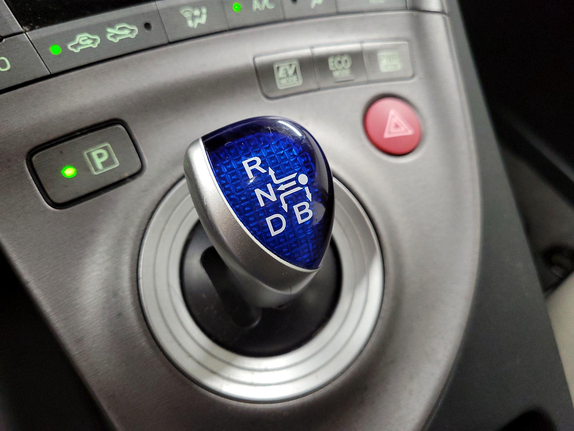 Thumbnail: 2014 Toyota Prius - 16