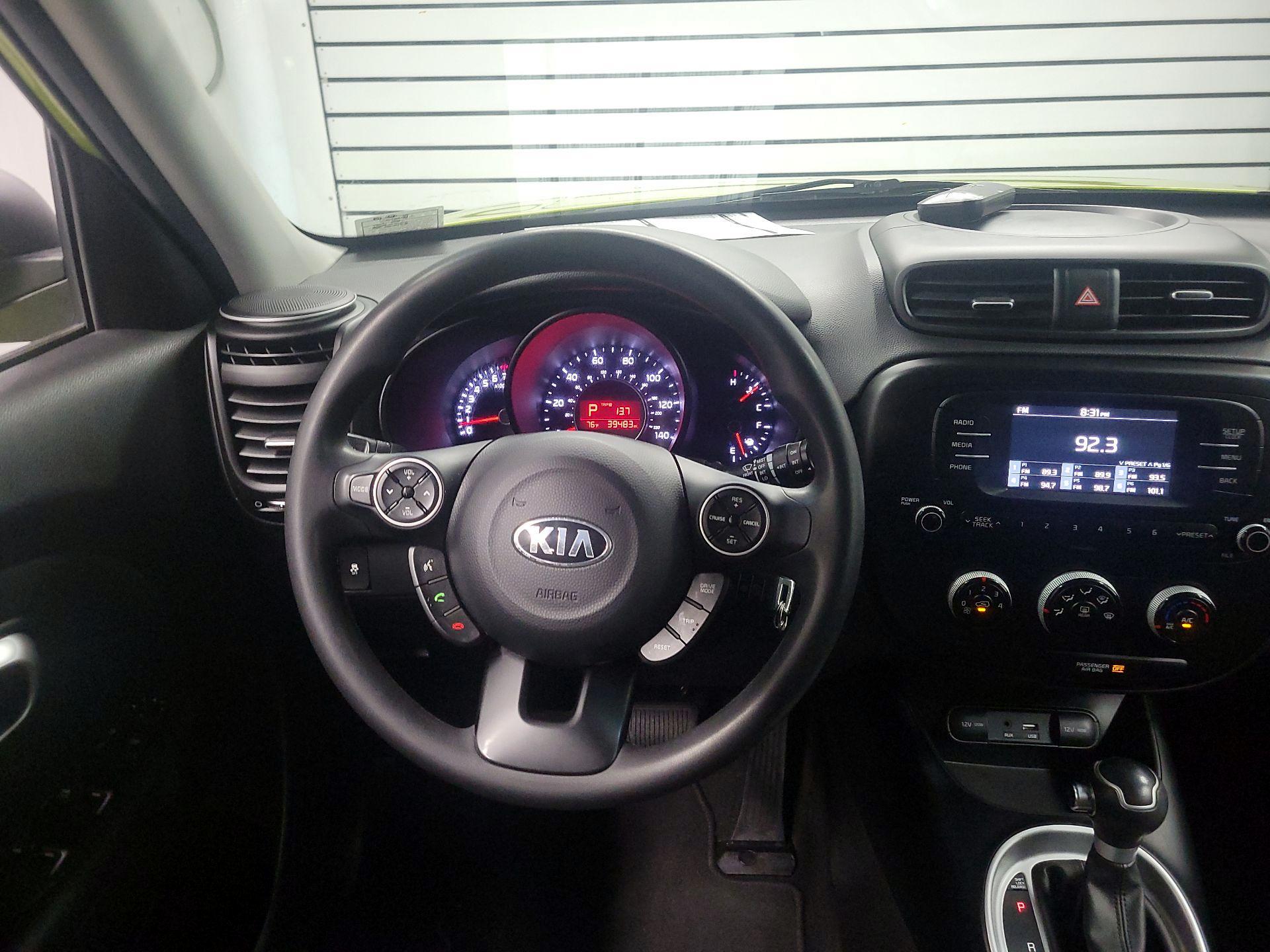 Thumbnail: 2017 Kia Soul - 10